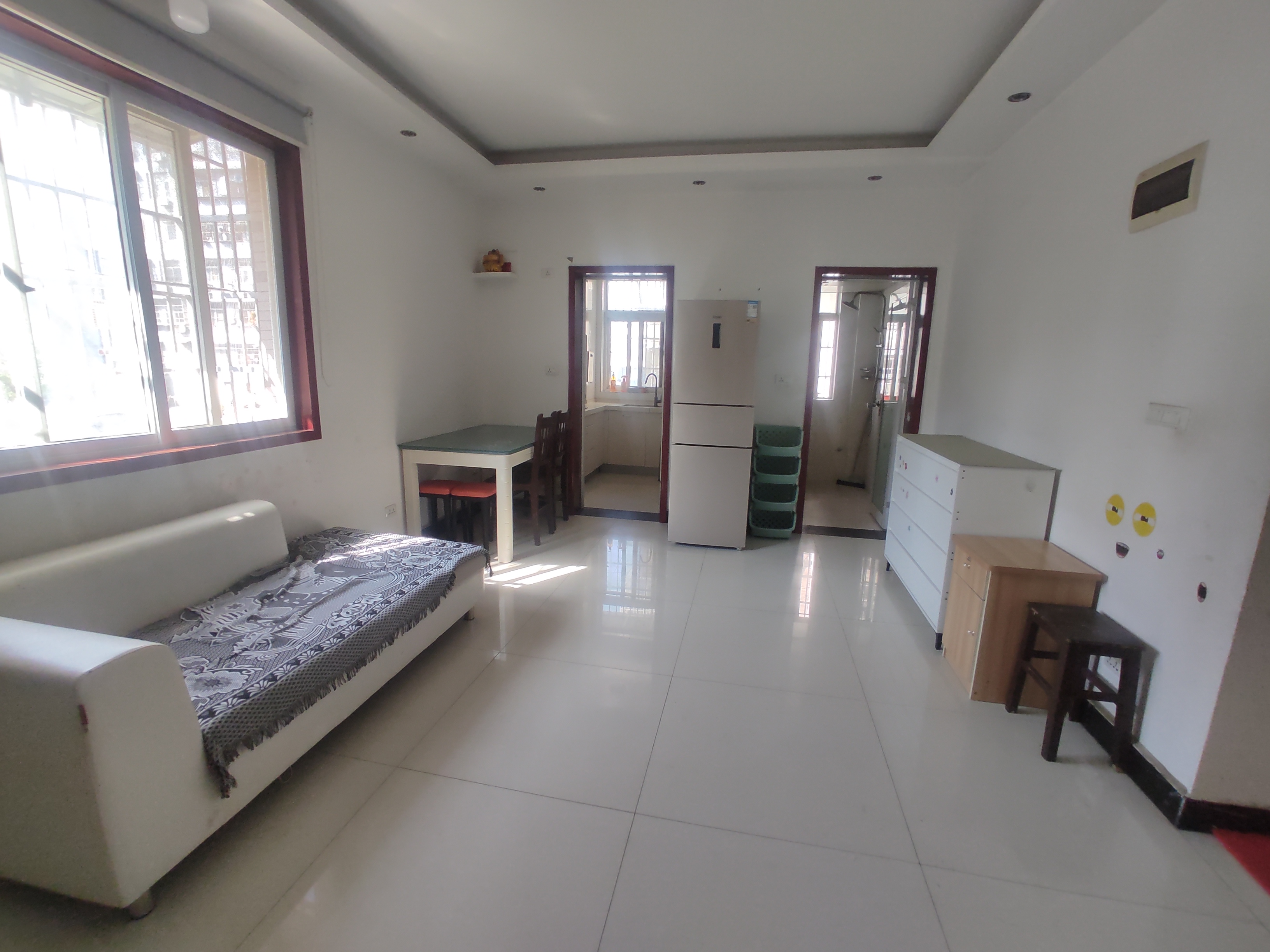 绿洲花苑.精装大两房.证件满二.南北通透.看房方便