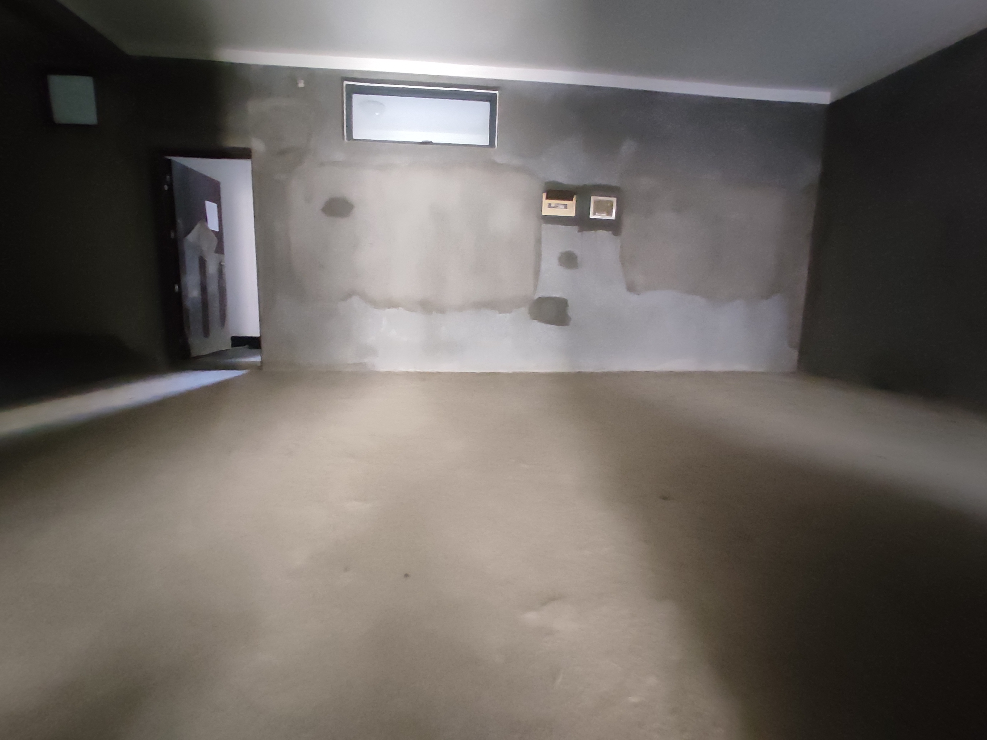 绿地华庭锦城.毛坯复试大四房.带车库.证件满二.看房方便