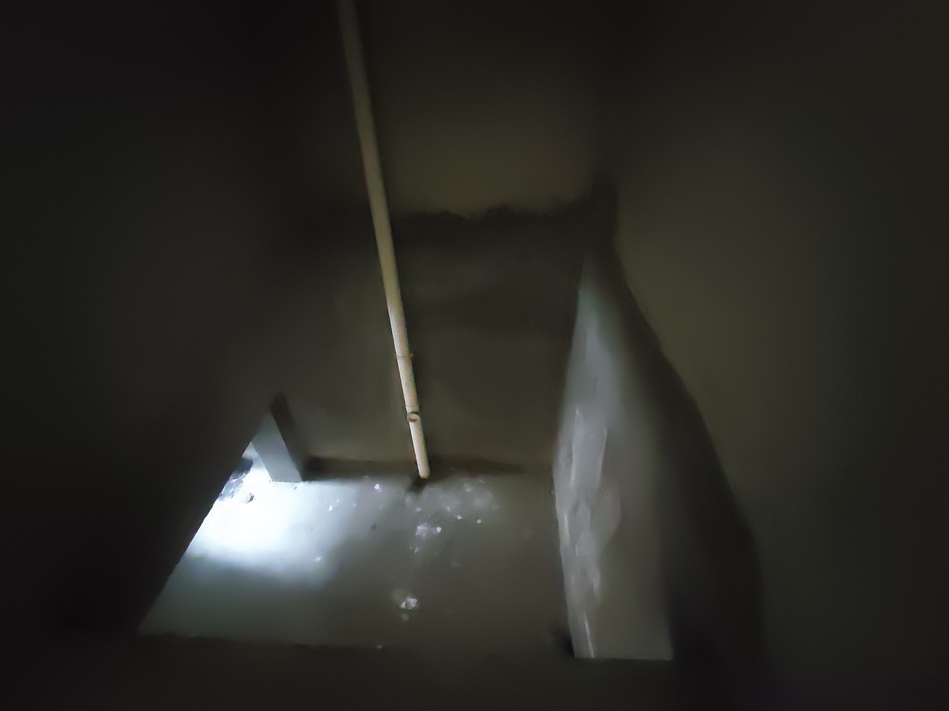 绿地华庭锦城.毛坯复试大四房.带车库.证件满二.看房方便