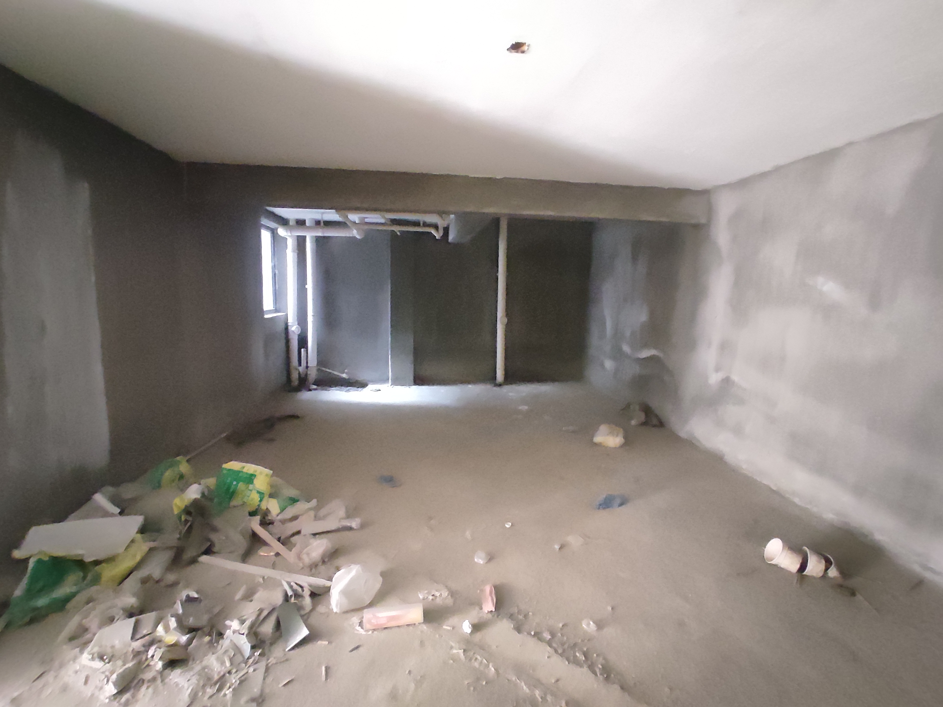 绿地华庭锦城.毛坯复试大四房.带车库.证件满二.看房方便