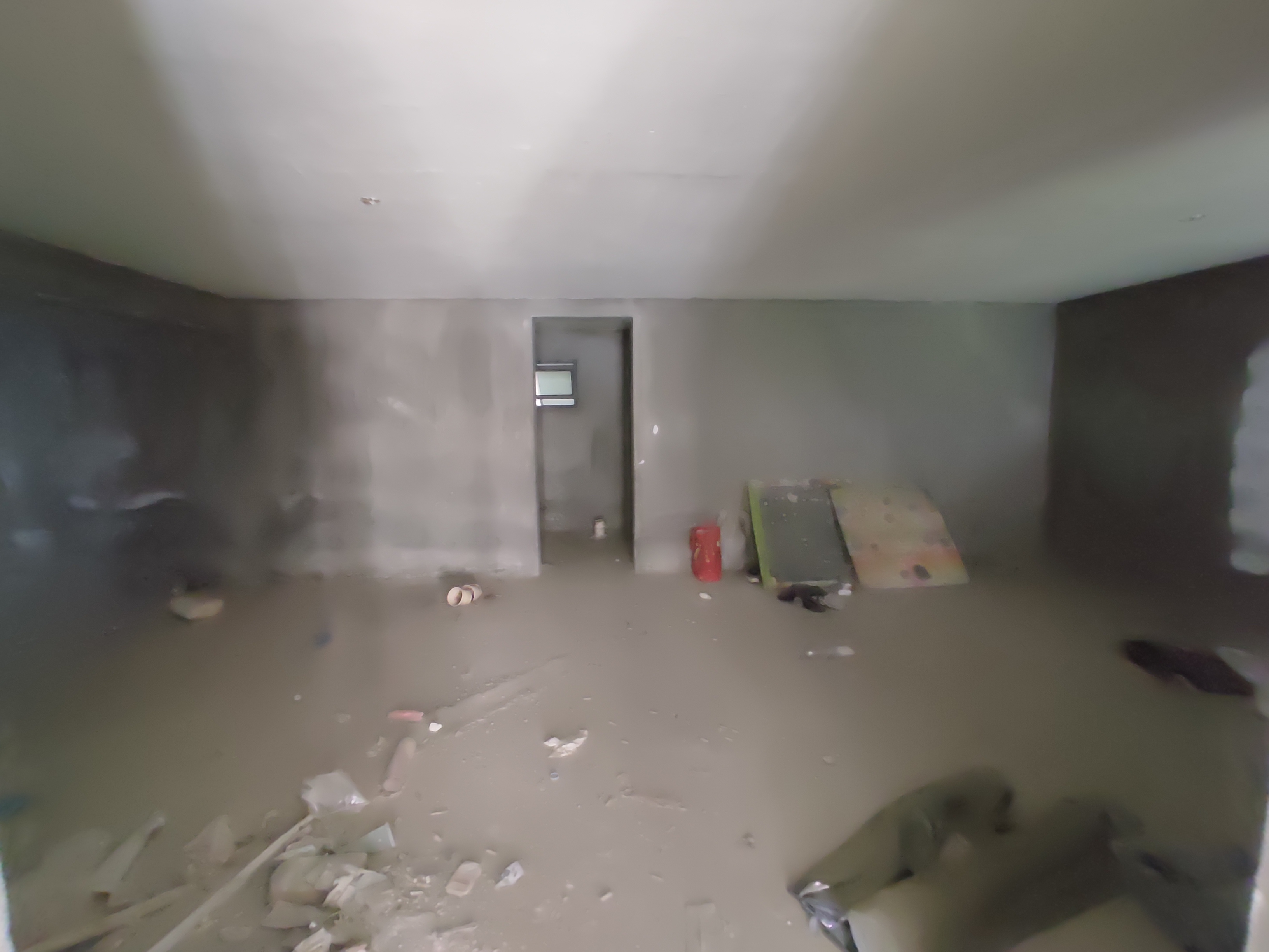 绿地华庭锦城.毛坯复试大四房.带车库.证件满二.看房方便