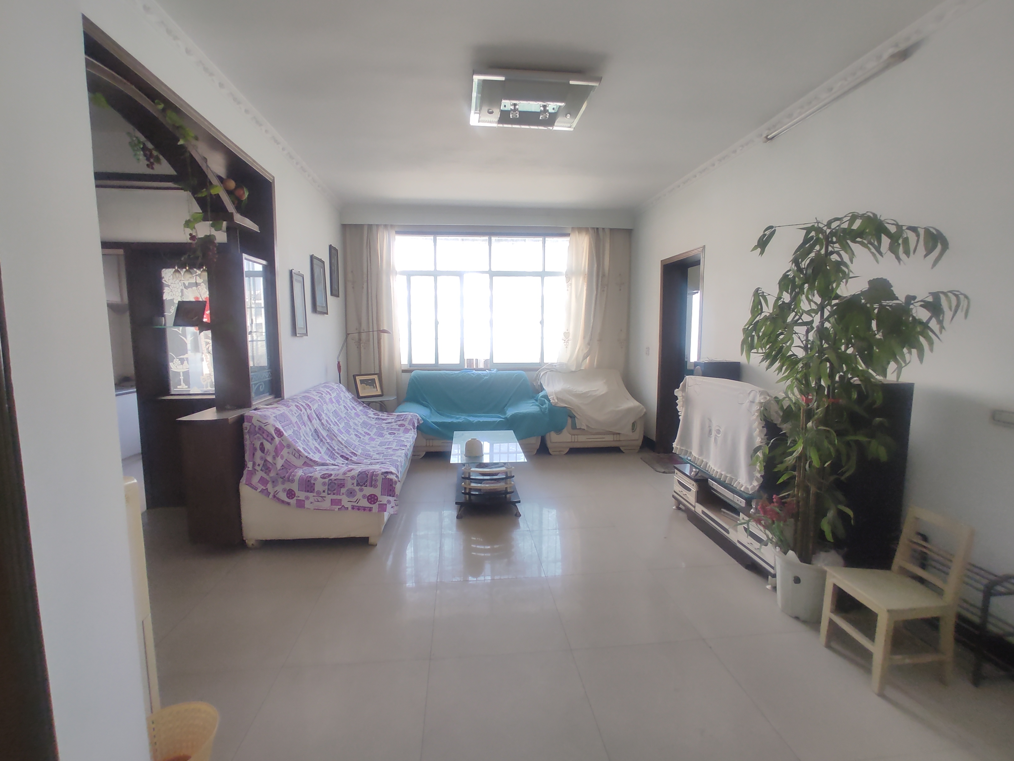 一中对面.新村河小区.精装大两房.小区有出场好停车.证件满二.看房方便