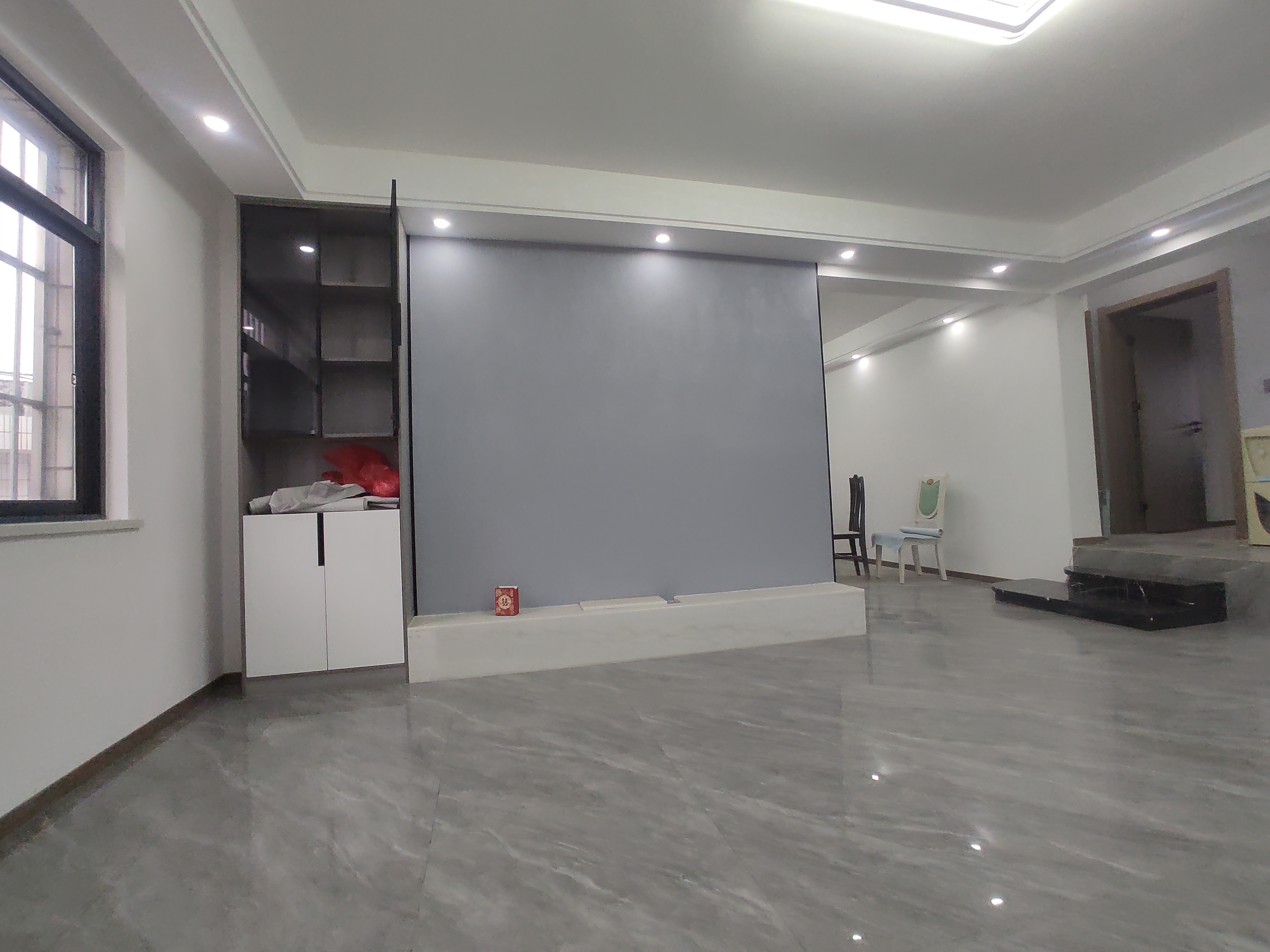 复州花园.精装三房业主重新装修的.证件满二.看房方便