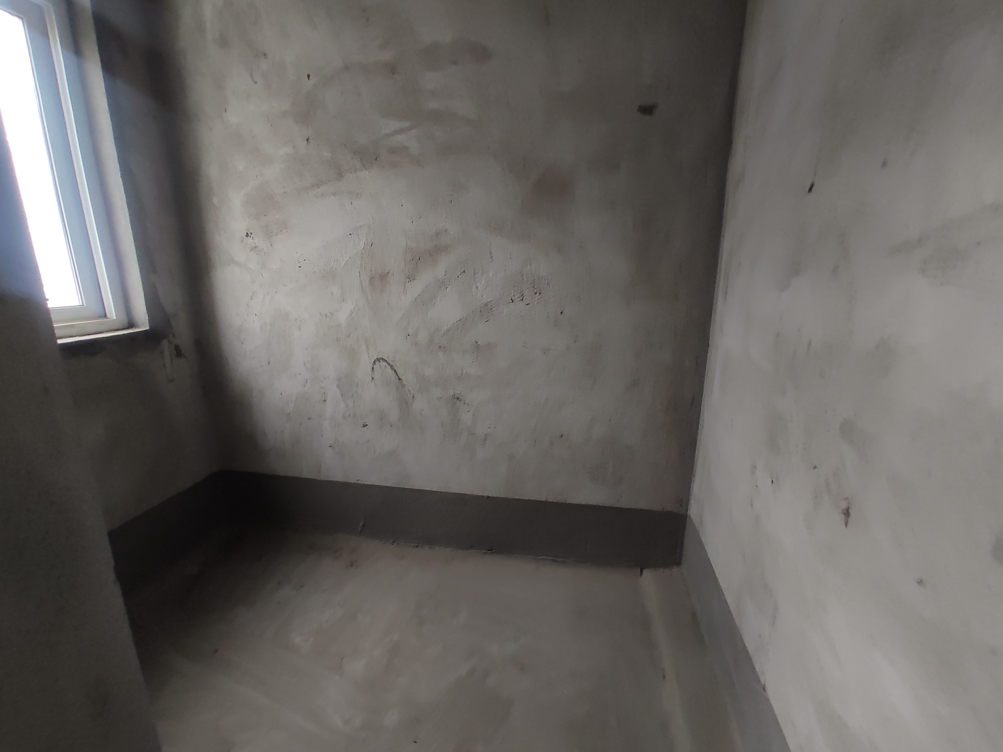 三丰鼎城毛坯大四房.大家庭住这面积，舒服好楼层.证件满二