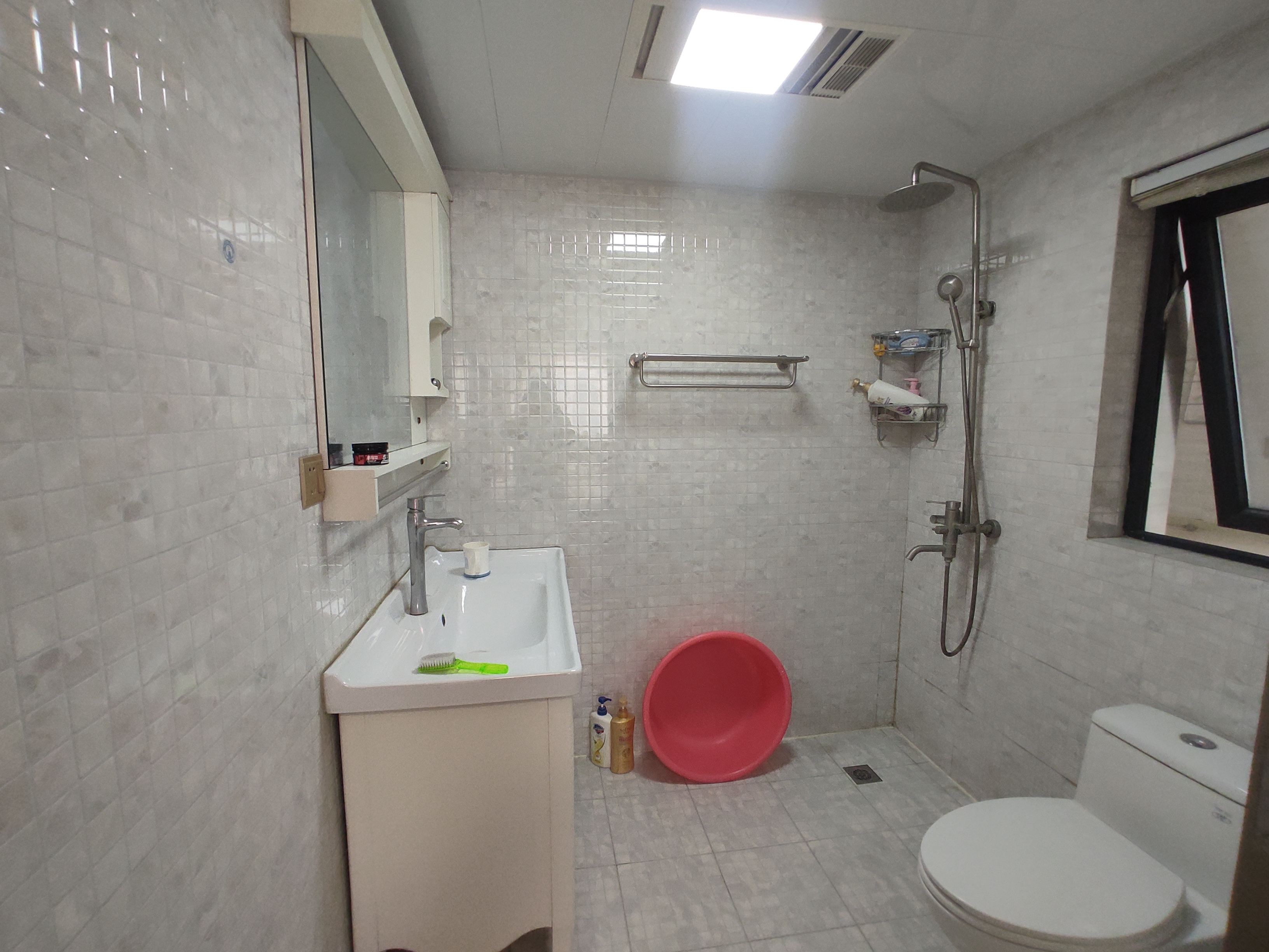 元泰未来城.精装三房两位.证件满二.看房有钥匙