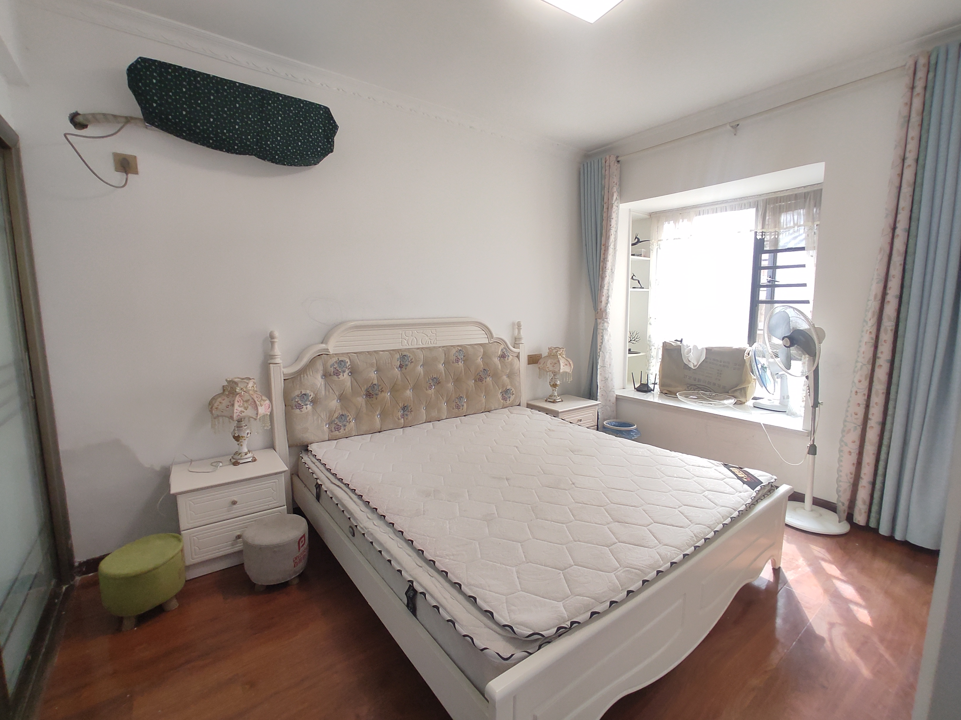 元泰未来城.精装三房两位.证件满二.看房有钥匙