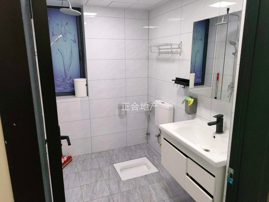 森林国际翡冷翠全新装修诚心卖