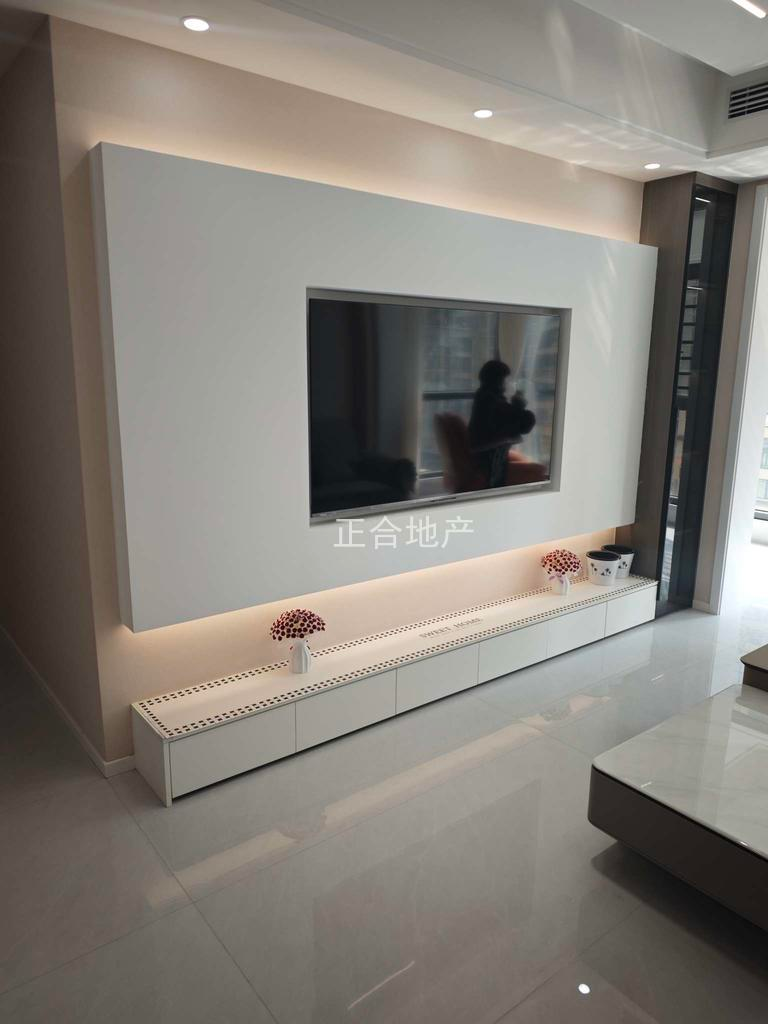 朝阳丽景    南城CBD    精装婚房