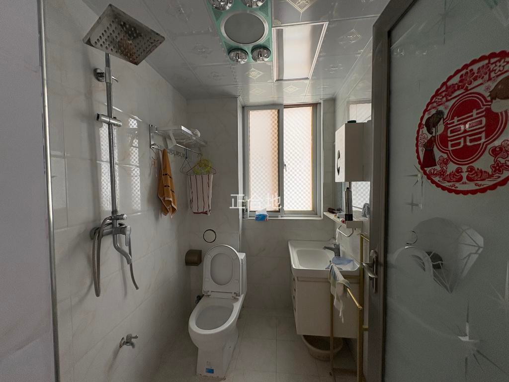 东城国际电梯精装修