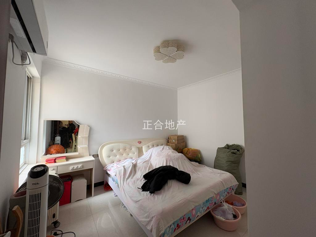 东城国际电梯精装修