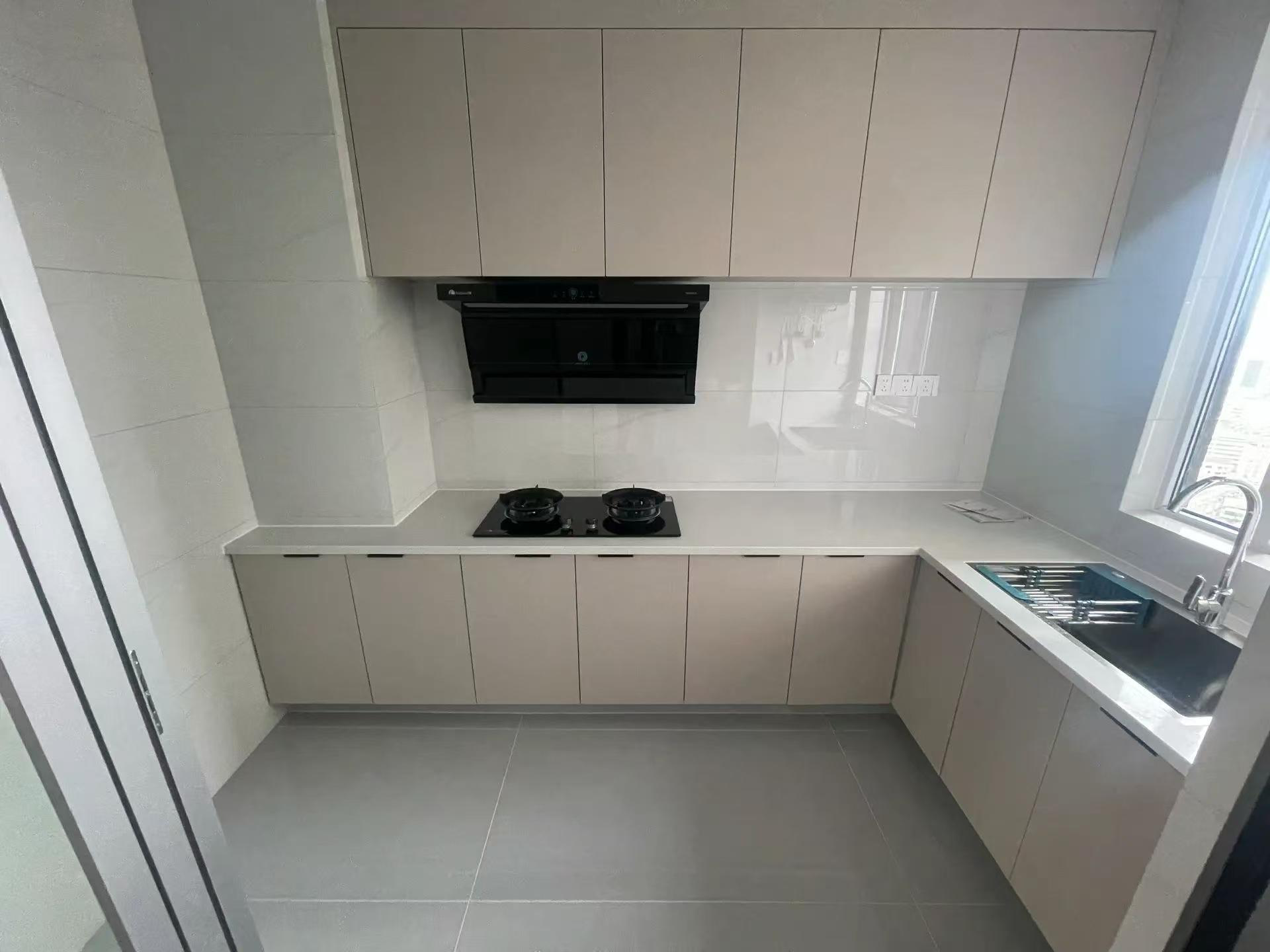 现代森林国际城北苑3室2厅2卫全新精装修两证全优价出售支持贷款！