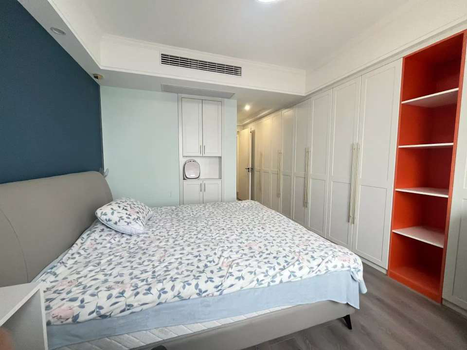 满庭春3室2厅2卫精装修保养完好优价出售！