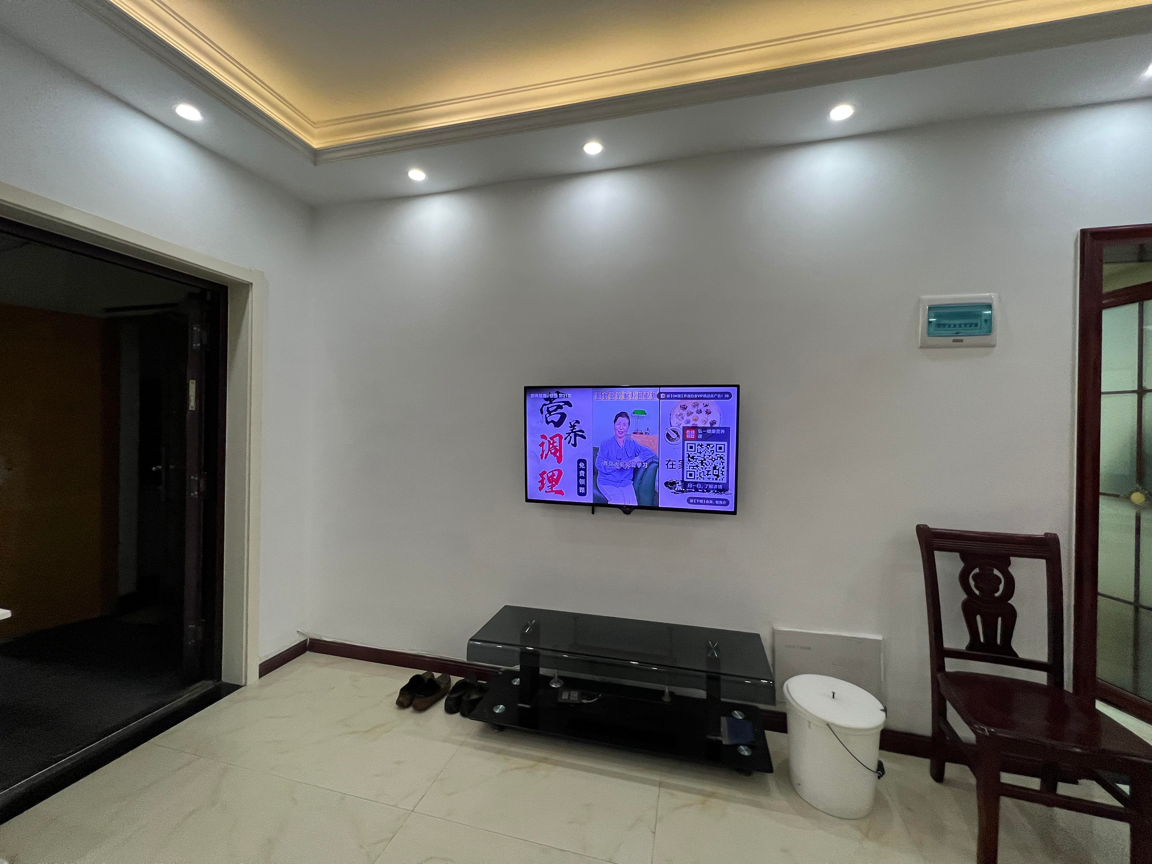 满庭春对面紫润尚城2室2厅精装修家具全配优价出售！