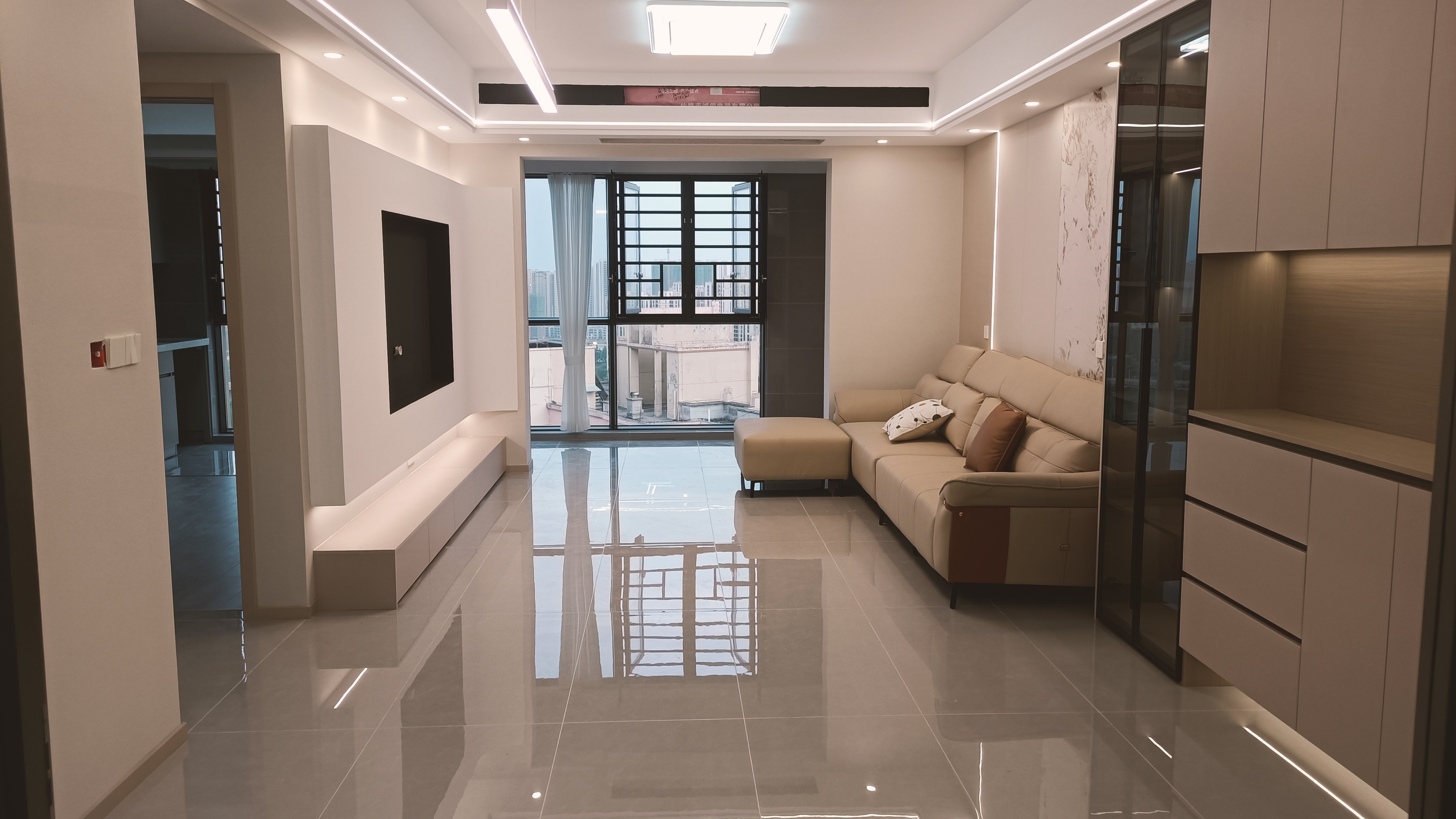 城南好地段南国名珠3室2厅2卫全新精装修，高品质装修要求全都是好材料装修的。