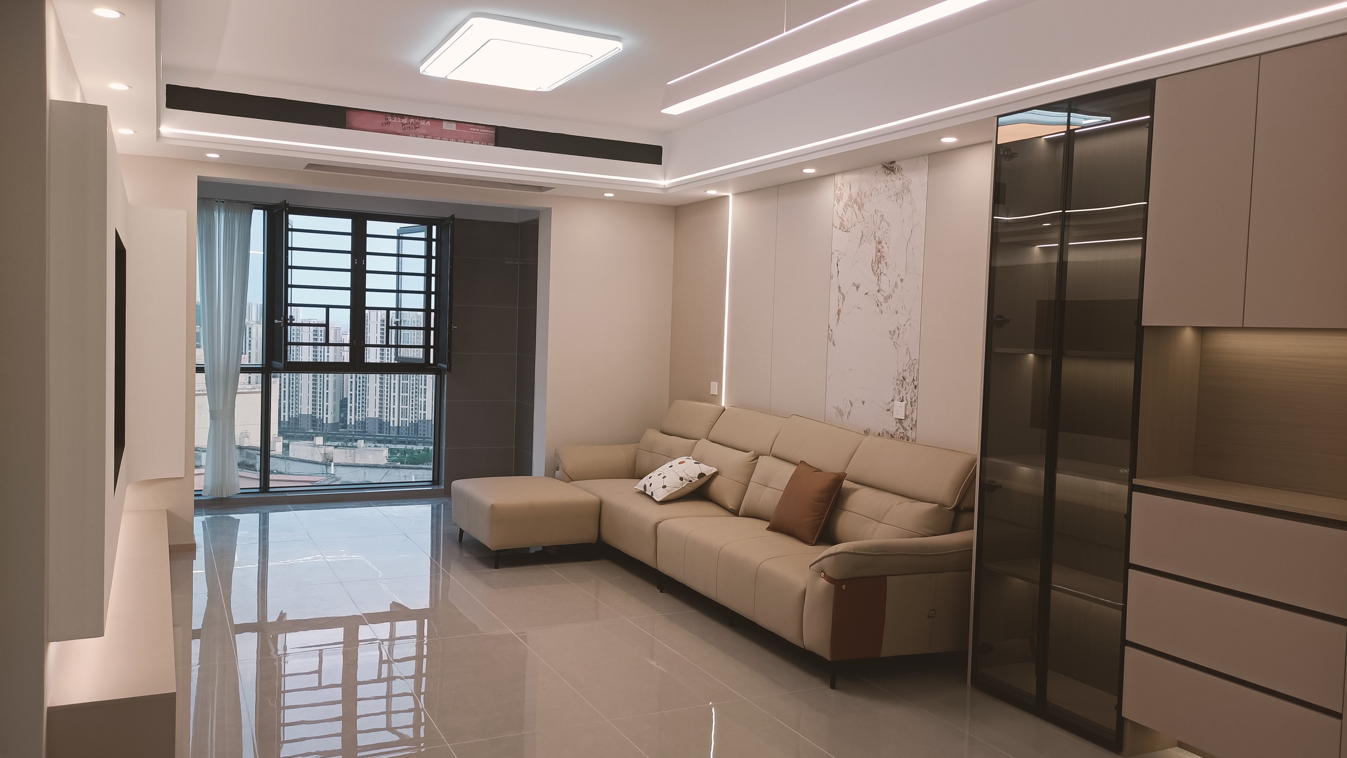 城南好地段南国名珠3室2厅2卫全新精装修，高品质装修要求全都是好材料装修的。