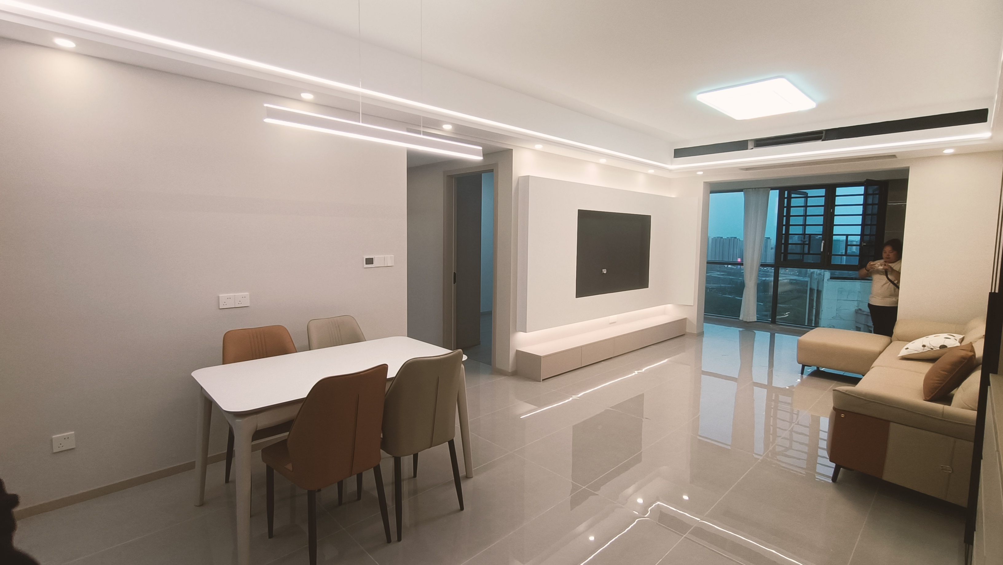 城南好地段南国名珠3室2厅2卫全新精装修，高品质装修要求全都是好材料装修的。