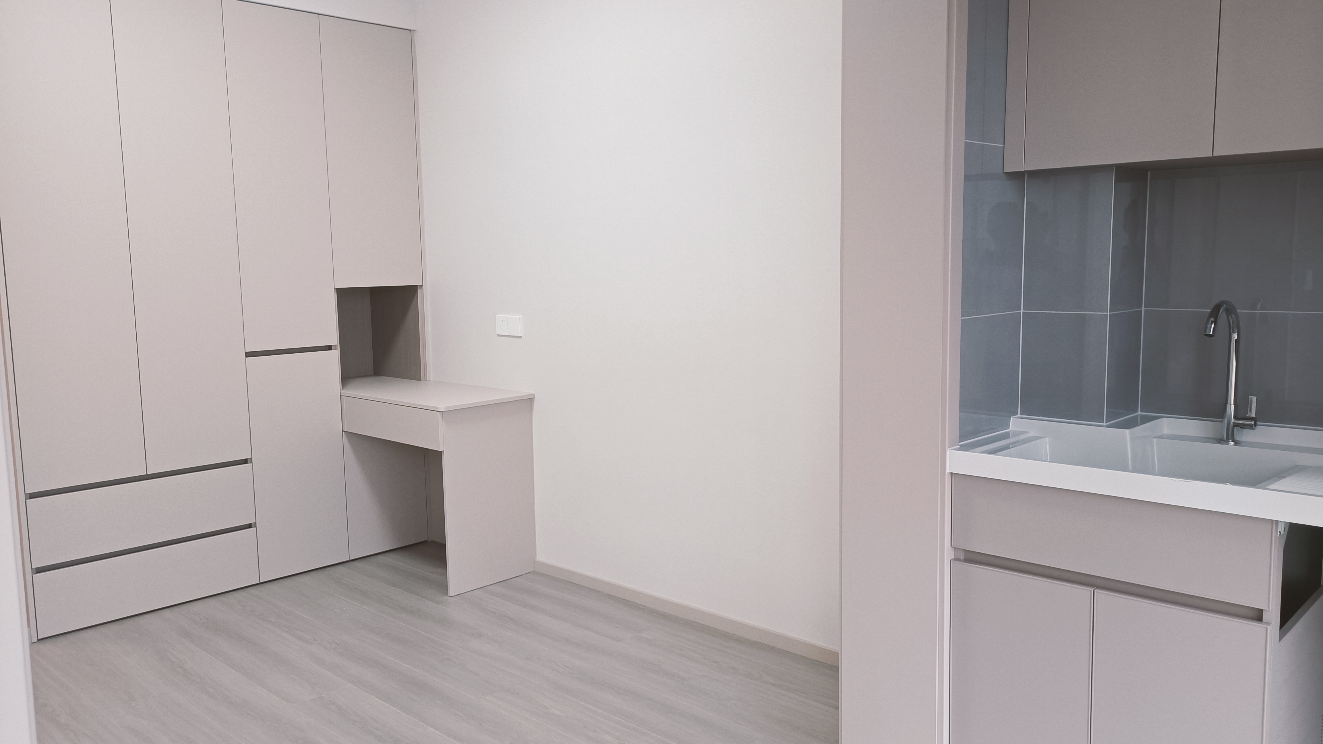 城南好地段南国名珠3室2厅2卫全新精装修，高品质装修要求全都是好材料装修的。