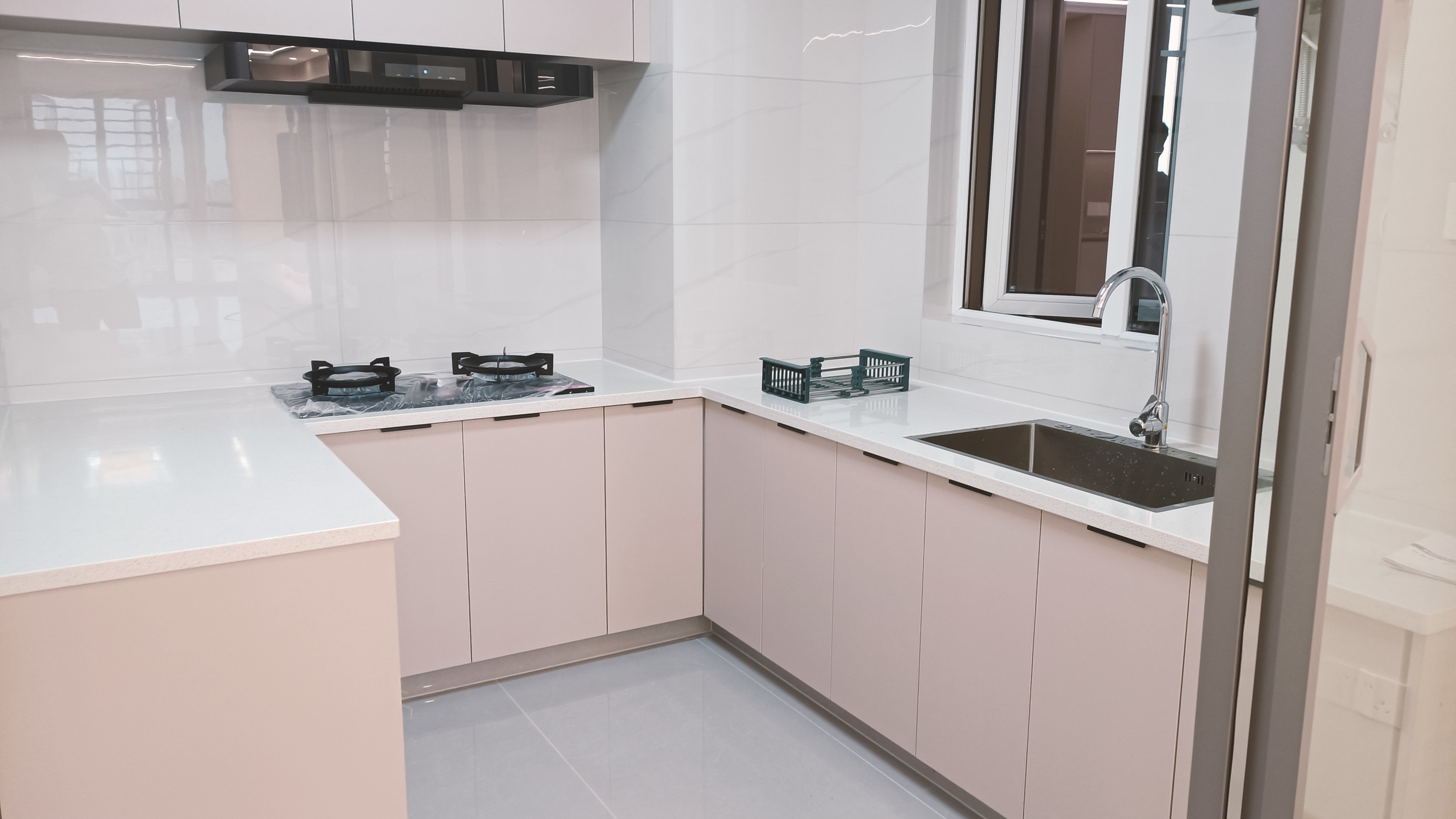 城南好地段南国名珠3室2厅2卫全新精装修，高品质装修要求全都是好材料装修的。