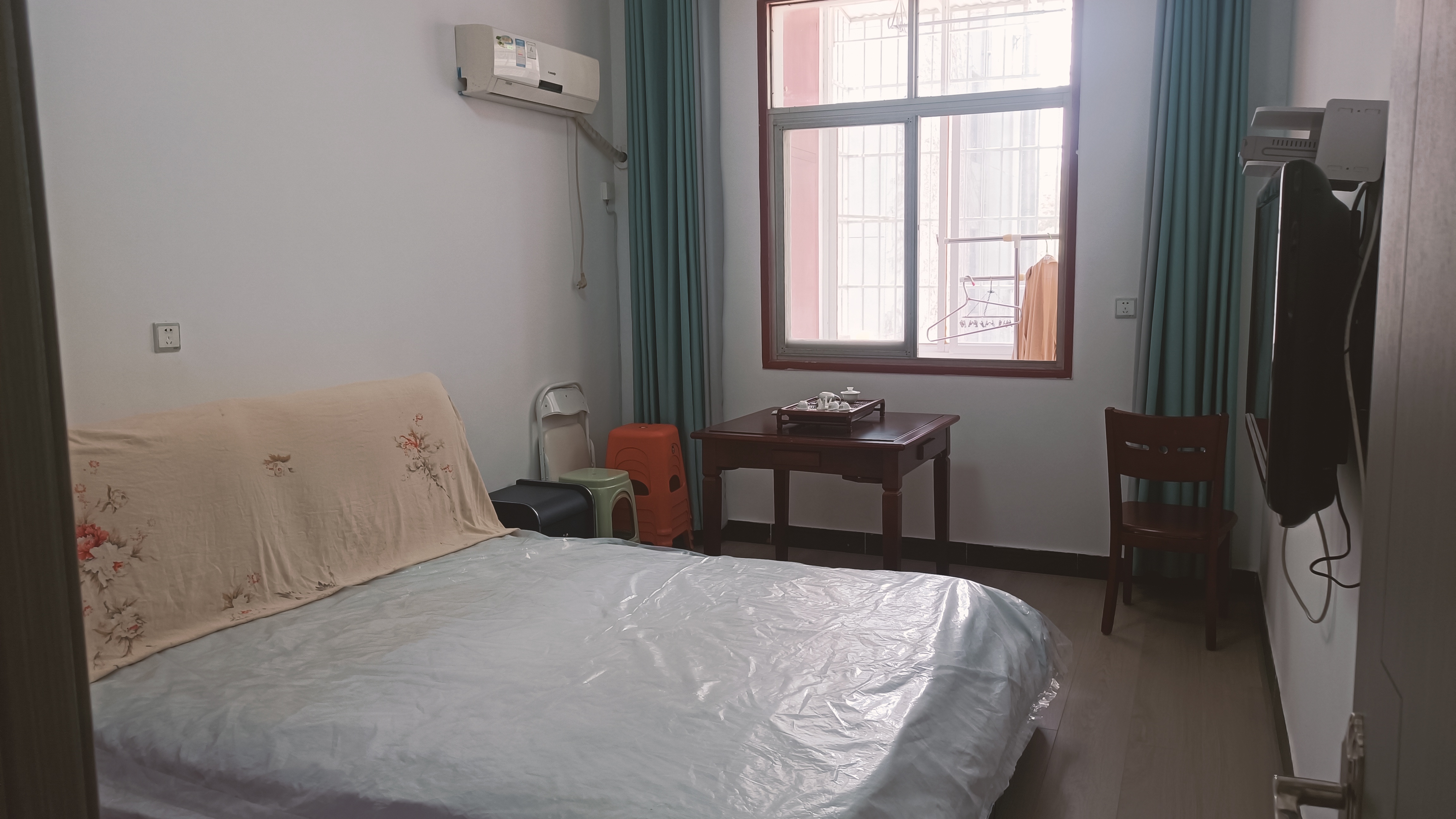 小下河畔河景房，3室两厅，优价出售