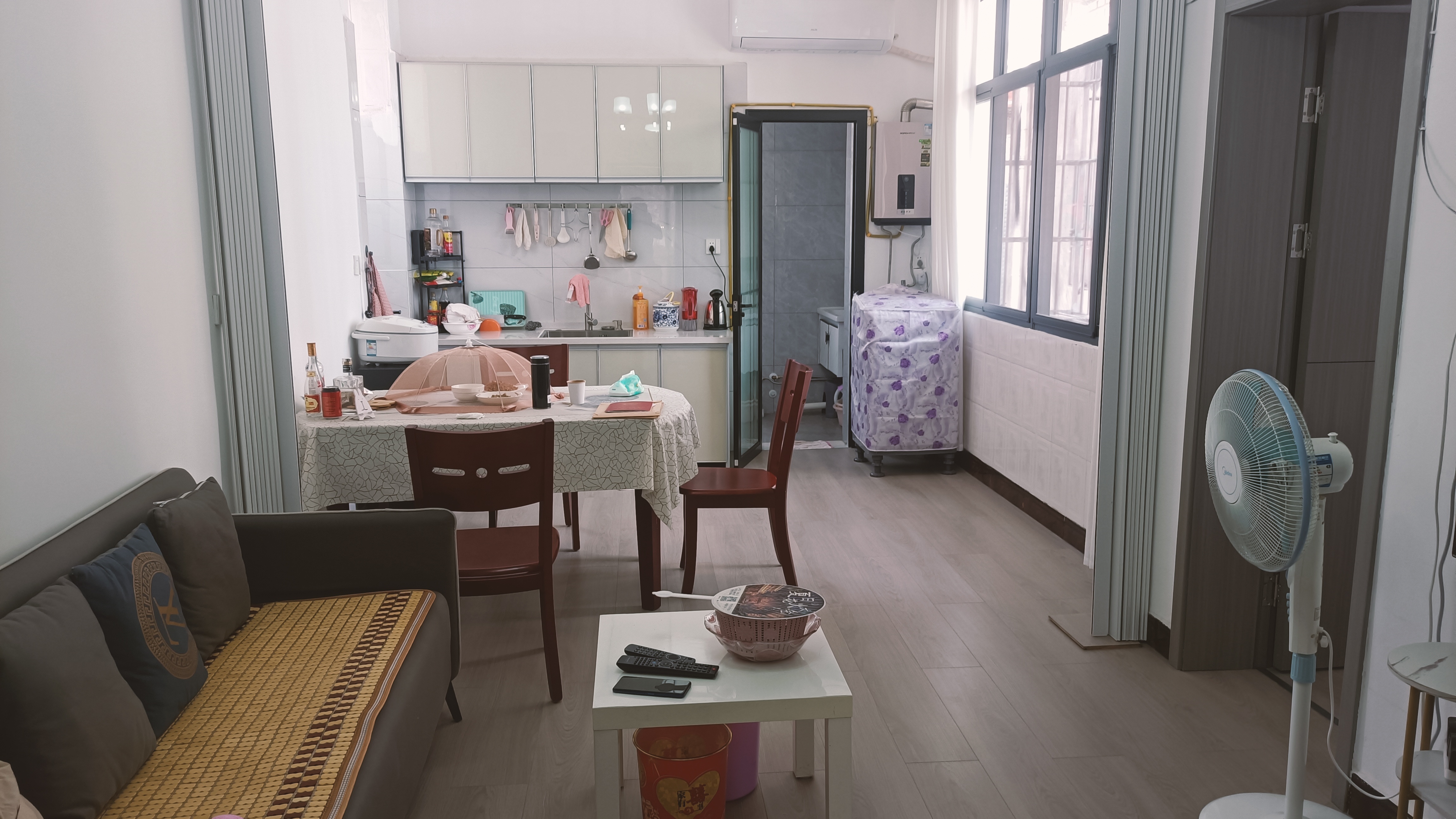 小下河畔河景房，3室两厅，优价出售