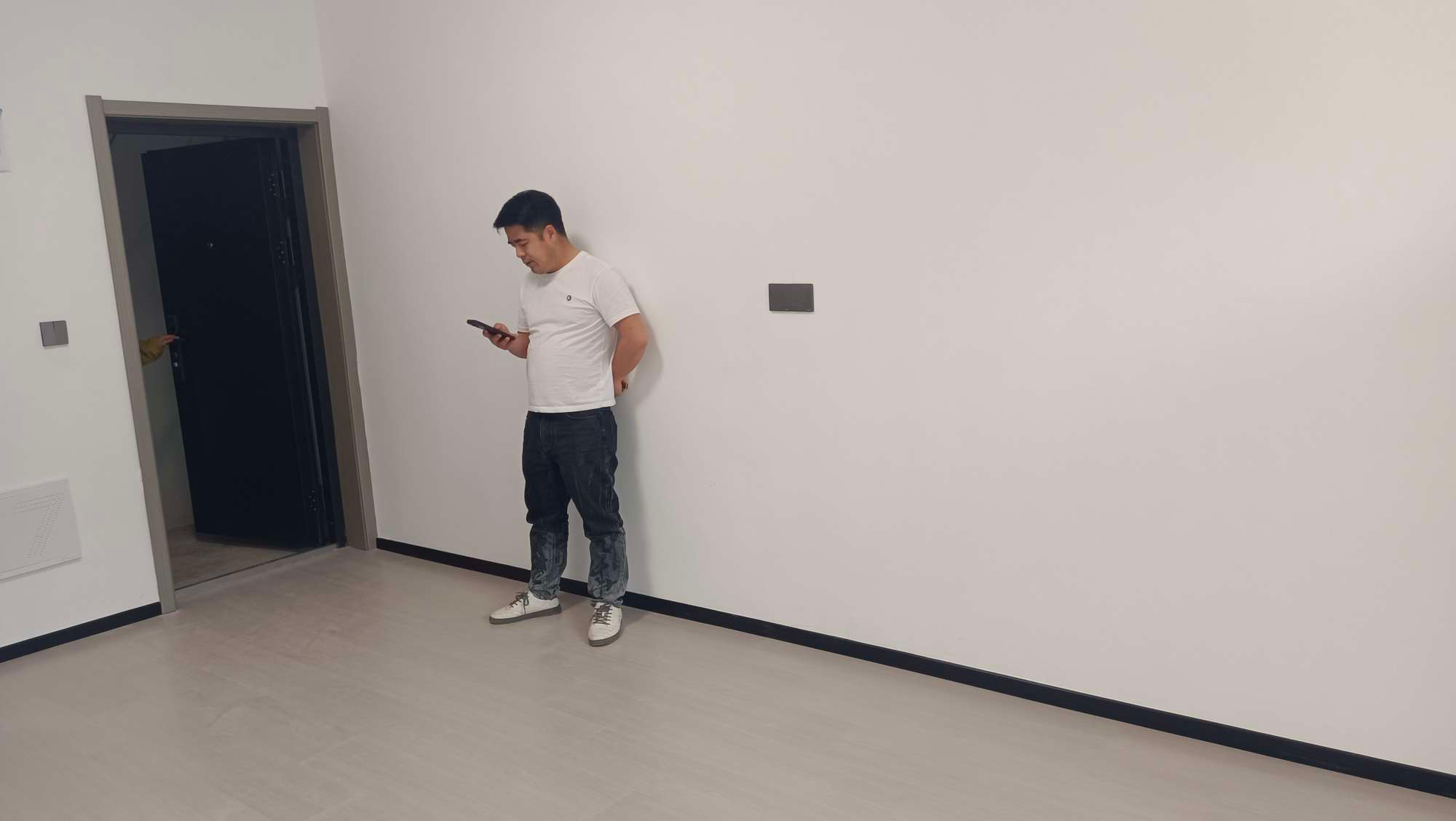 沙嘴钱沟南路2室2厅精装修步梯3楼优价出售！