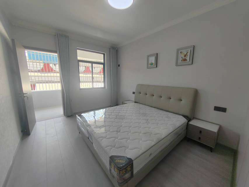 仙桃大洪桥康湾一品这里3室2厅1卫全新精装修拎包即住！