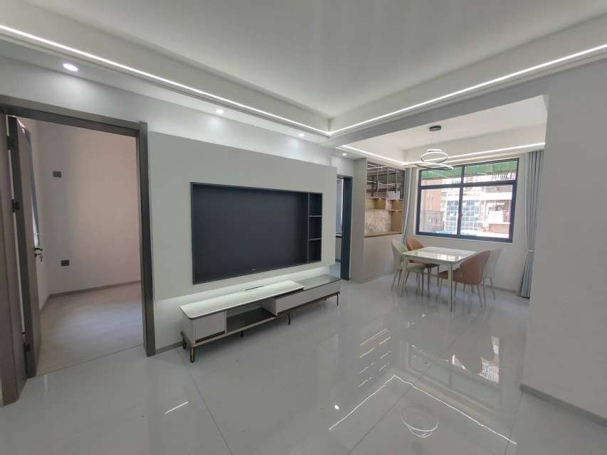 仙桃大洪桥康湾一品这里3室2厅1卫全新精装修拎包即住！