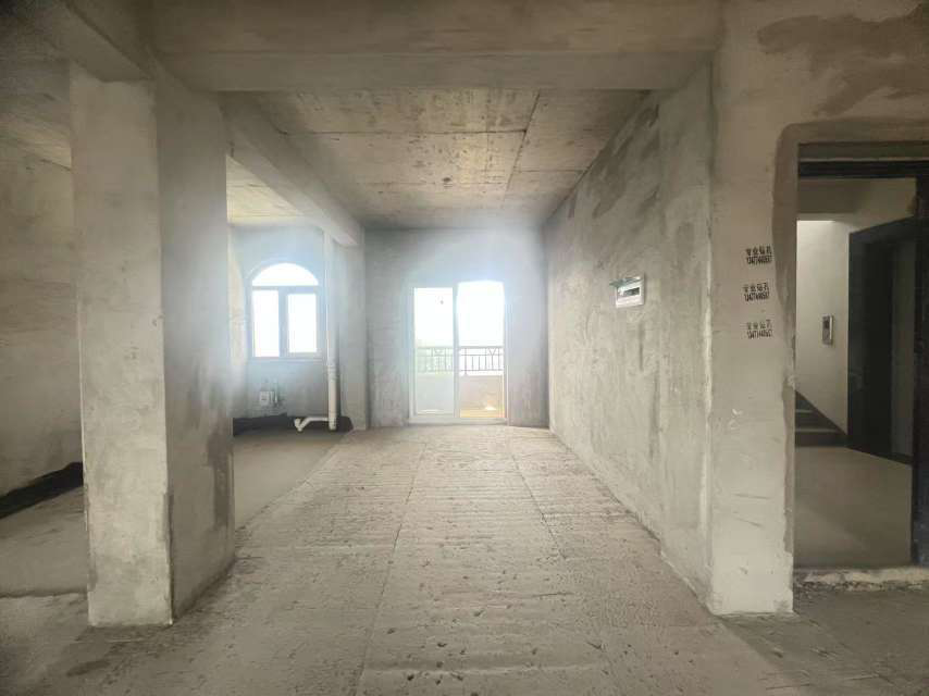 锦绣江山瑞园洋房3室2厅2卫全新毛坯房优价出售