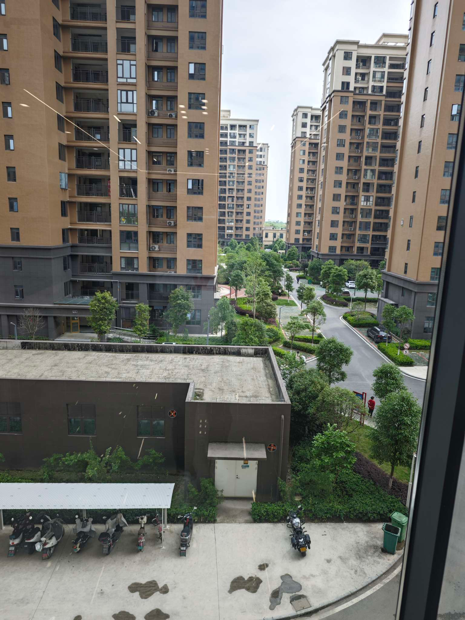 南城新区3室2厅2卫全新精装修沔阳天泽园户型好得房率高！