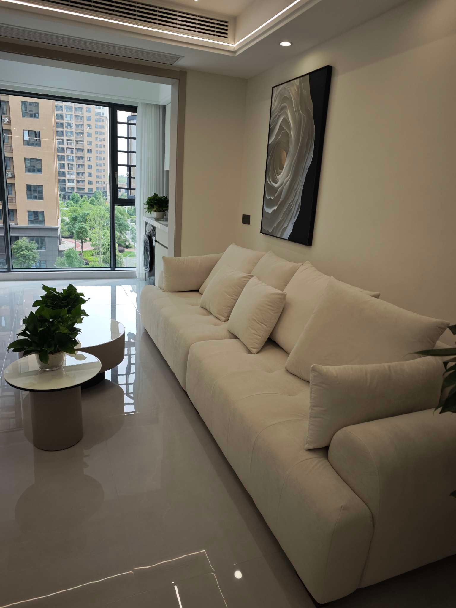 南城新区3室2厅2卫全新精装修沔阳天泽园户型好得房率高！