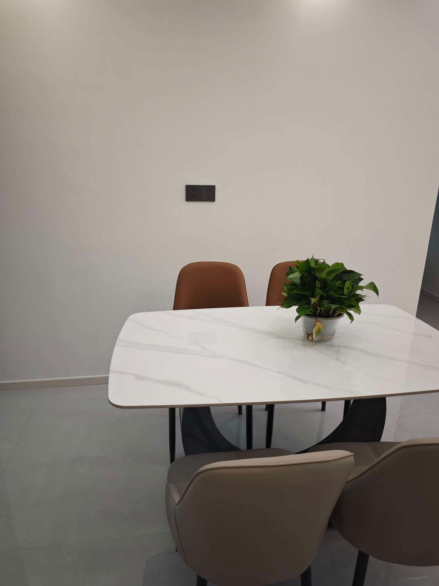 南城新区3室2厅2卫全新精装修沔阳天泽园户型好得房率高！