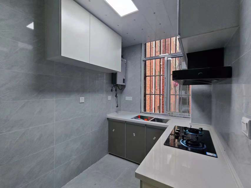 仙桃华宝小区4楼3室2厅房子保养完好优价出售!