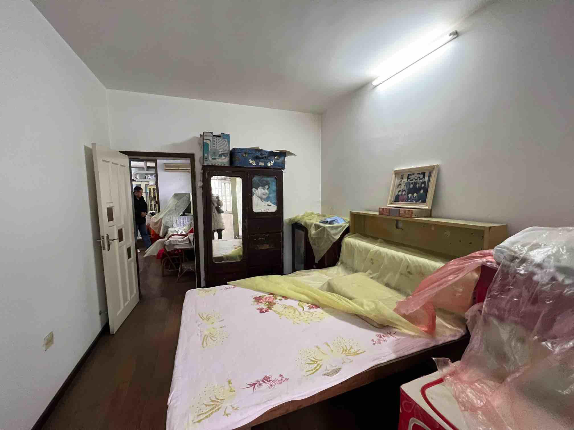 仙下河畔步行街3室2厅2卫步梯2楼的房子28.5万优价出售！