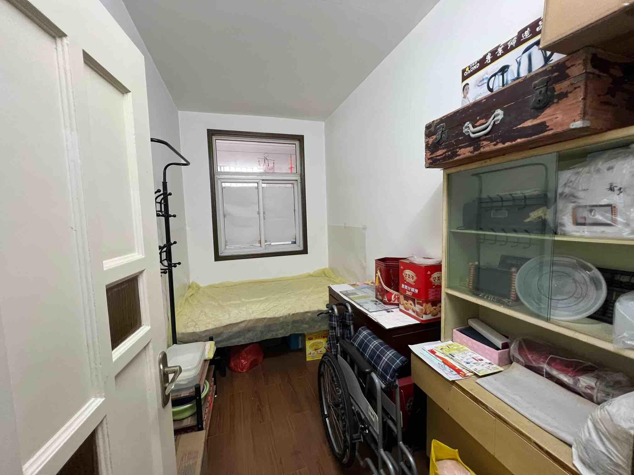 仙下河畔步行街3室2厅2卫步梯2楼的房子28.5万优价出售！