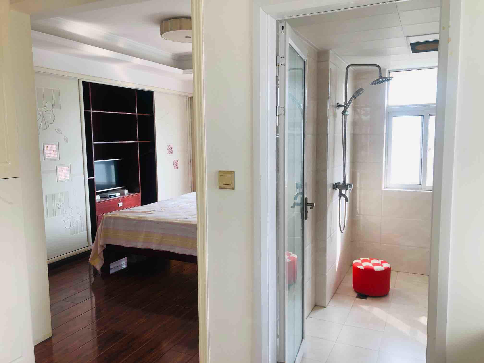 仙下河边河景房3室2厅2卫精装修3楼总高6楼精装修房龄新优价出售