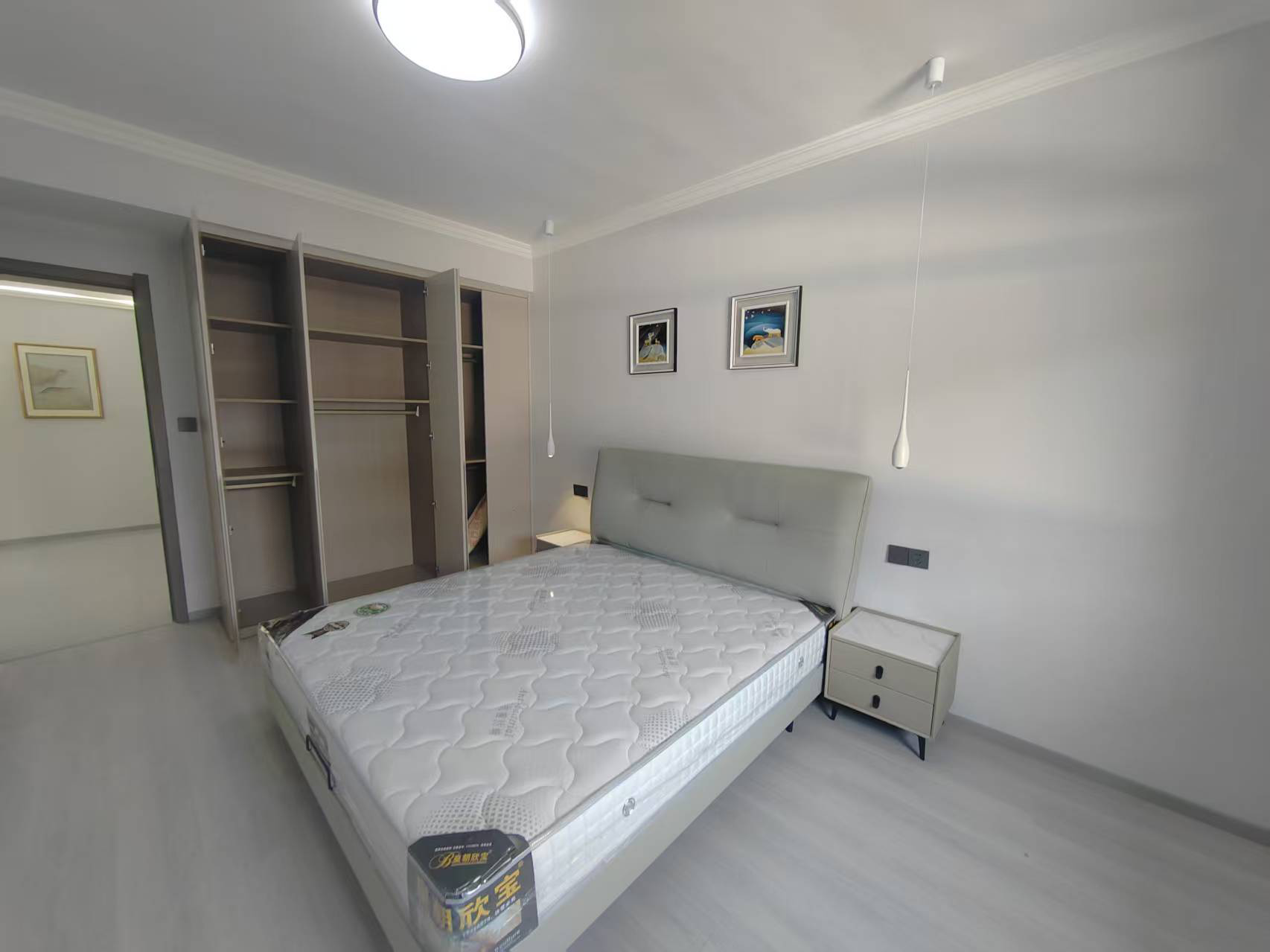 交通路实验书包房书包房3室1室全新精装修两证全步梯3楼优价出售