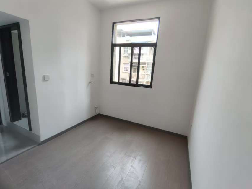 实验晓学旁汉江共园房龄还是比较新的2室2厅19.5万优价出售！