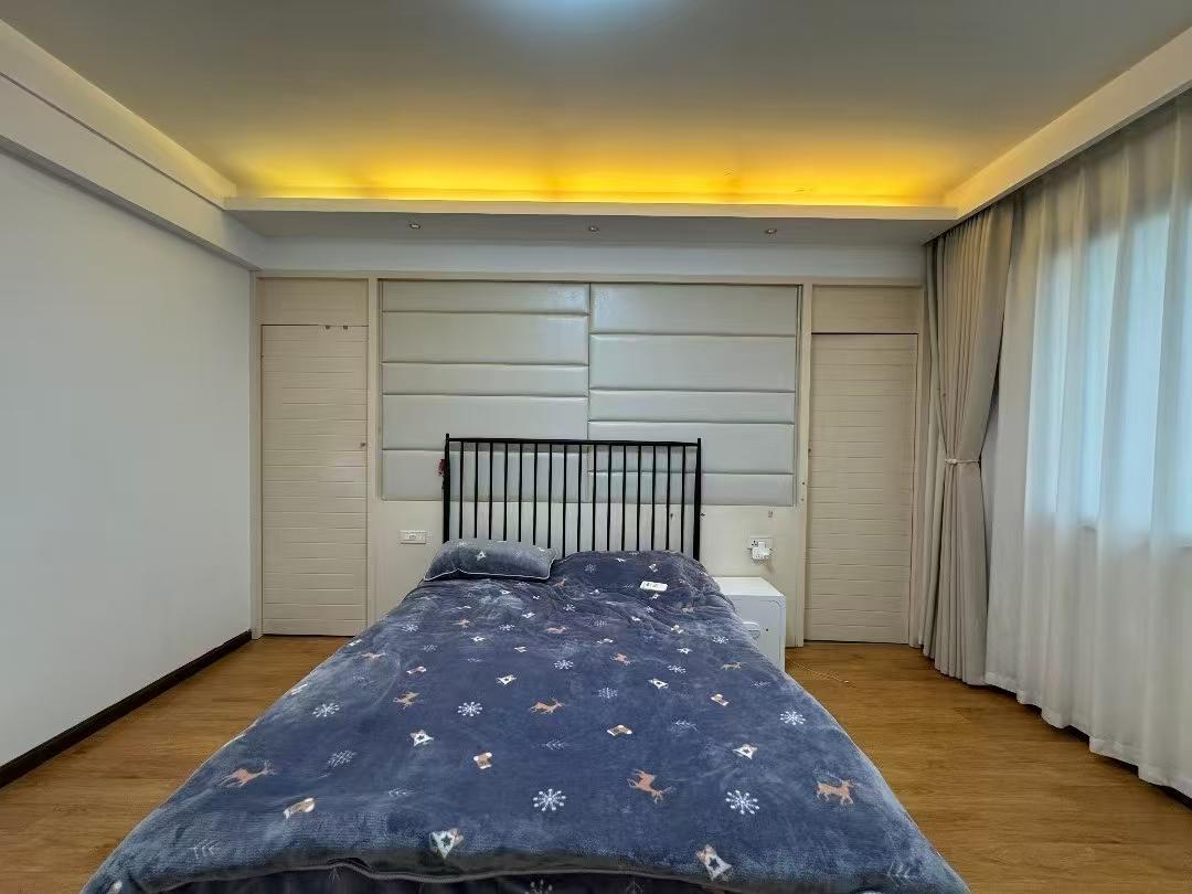 城南一品苑小区3室2厅2卫精装修两证全优价出售！