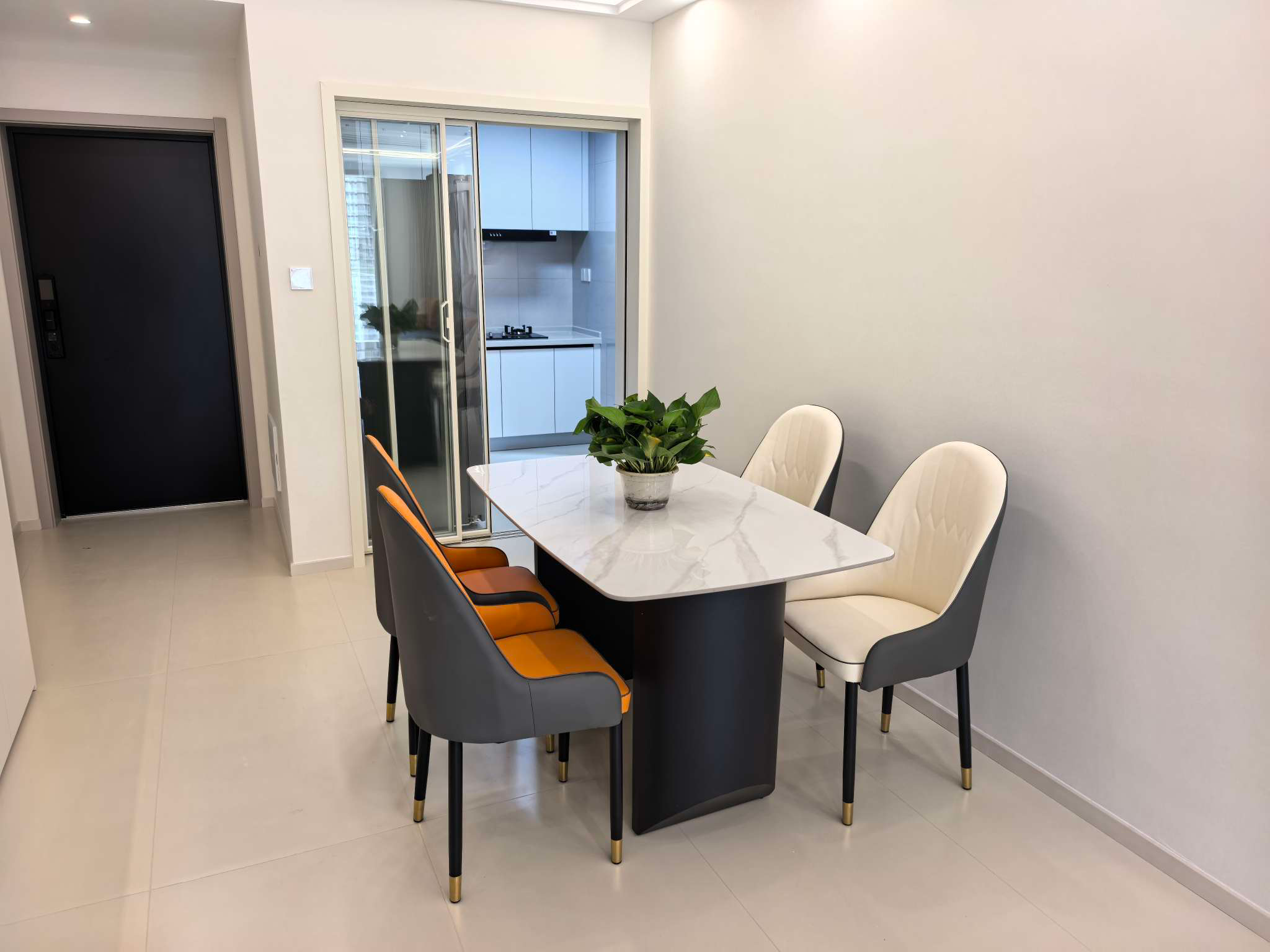 森林国际城全新精装修好楼层中间楼层94平米60.8万优价出售