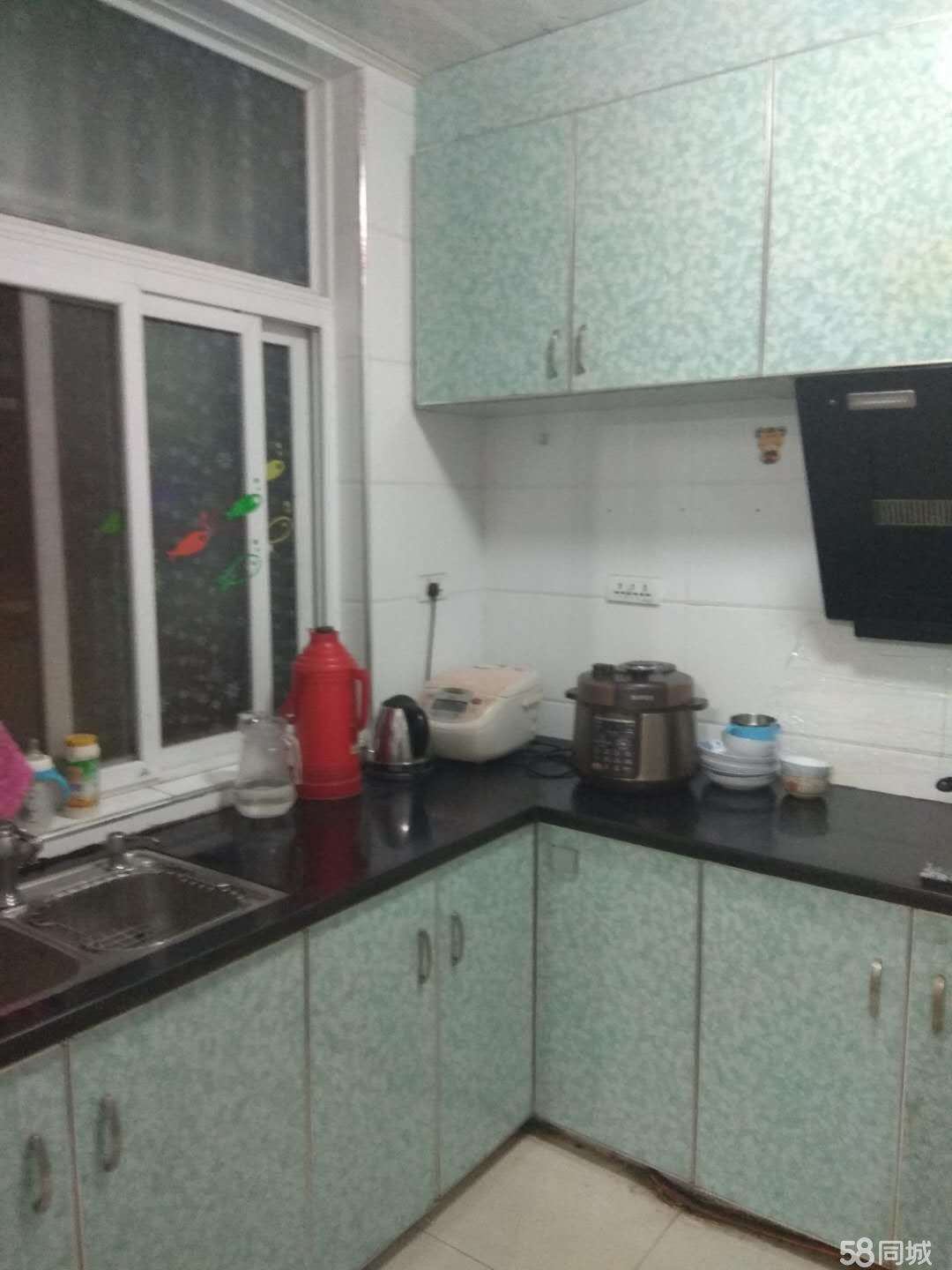 何李路与沔阳大道交汇处水利局宿舍步梯3楼3室1厅保养完好直接入住！