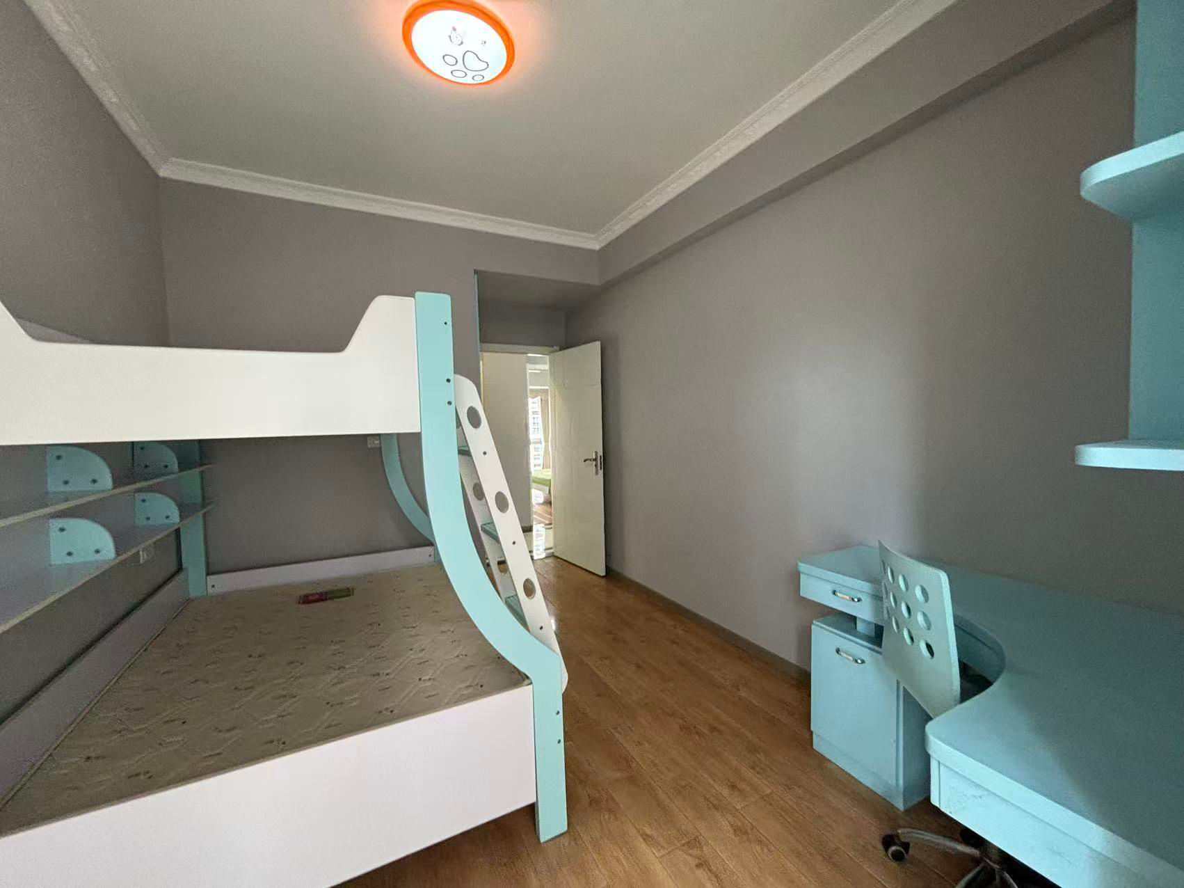 香岸华府3室2厅2卫125平精装修48.8万优价出售