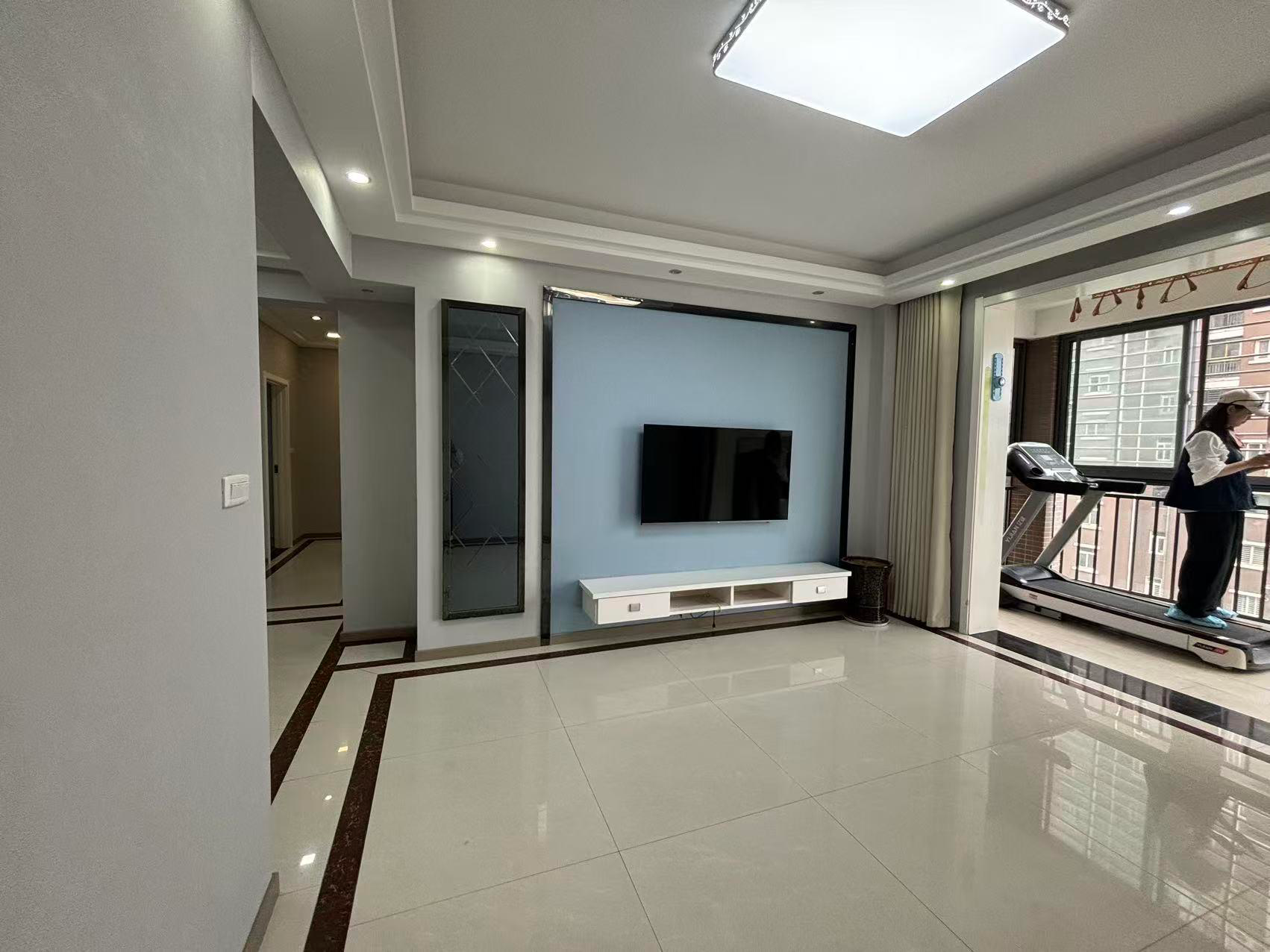 香岸华府3室2厅2卫125平精装修48.8万优价出售