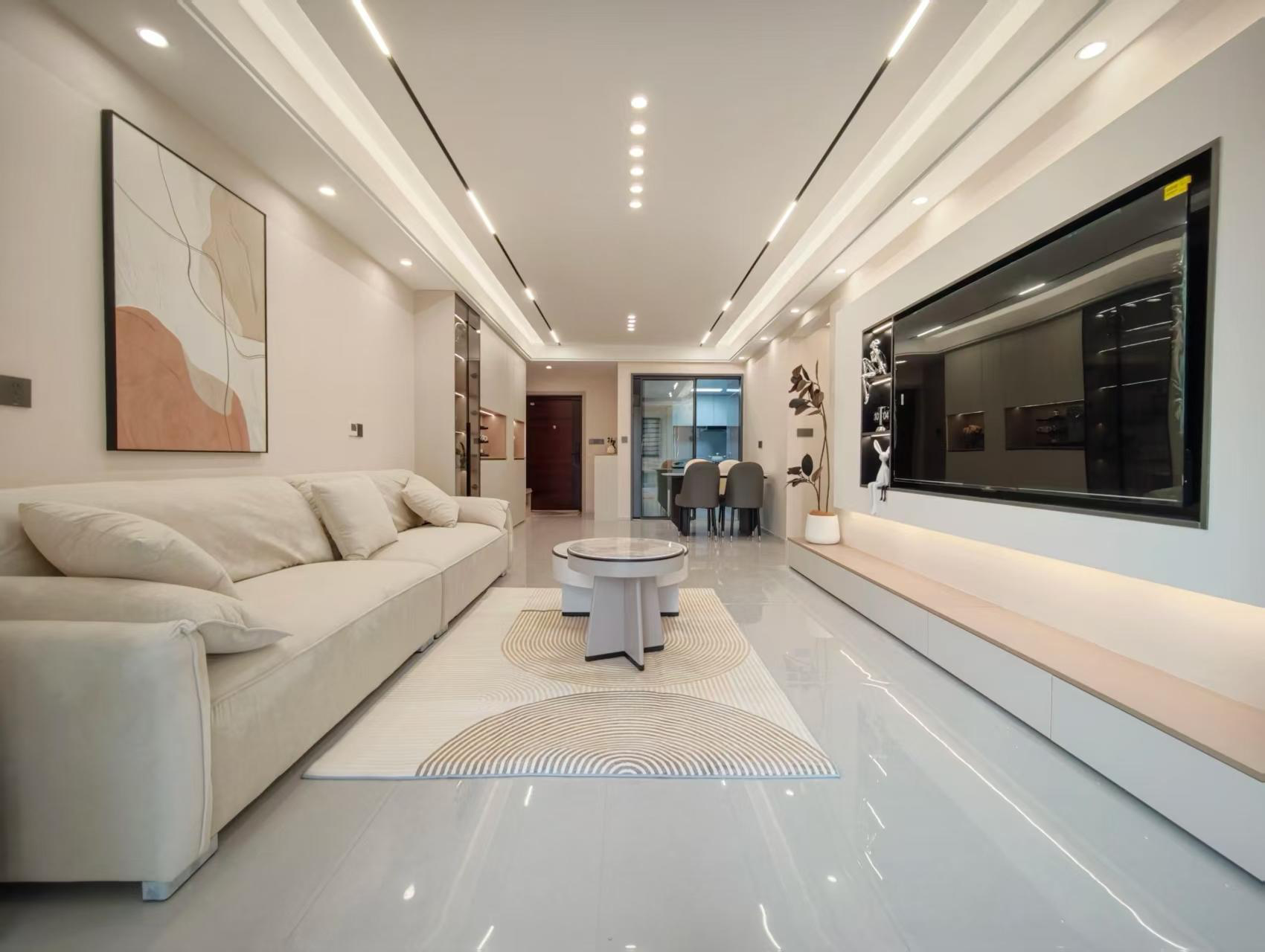 御湖世家3室2厅2卫全新精装修拎包即住！