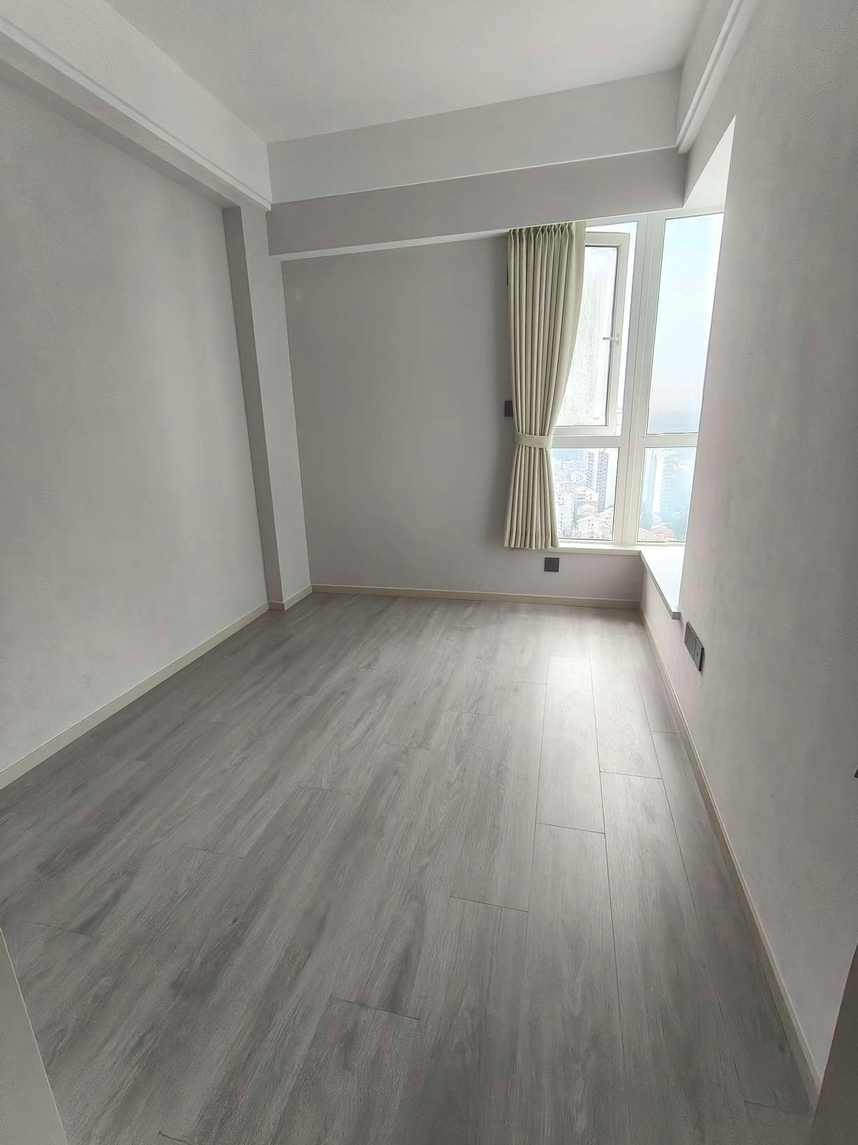 福星城3室2厅精装修保养完好优价出售！