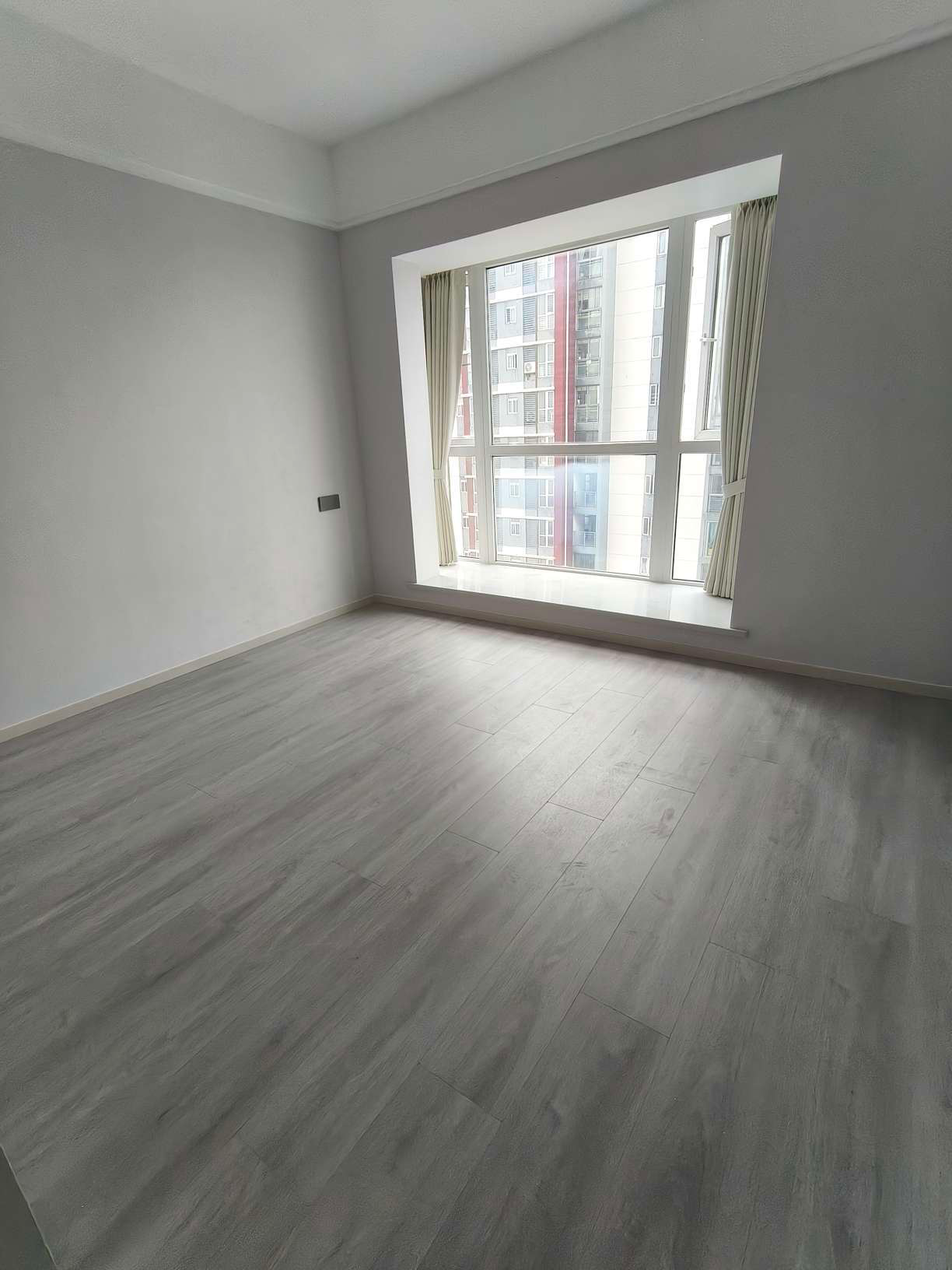 福星城3室2厅精装修保养完好优价出售！