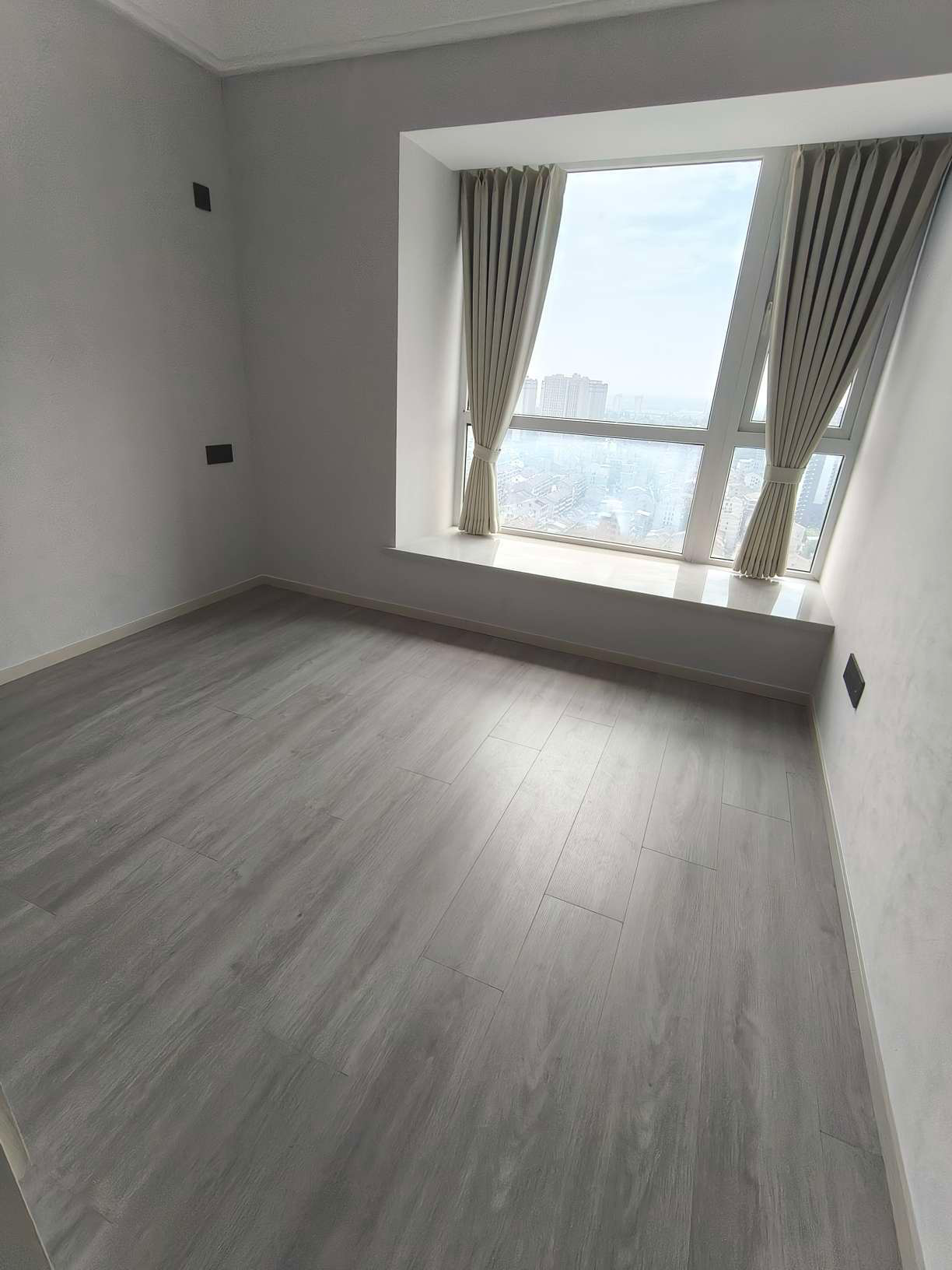 福星城3室2厅精装修保养完好优价出售！