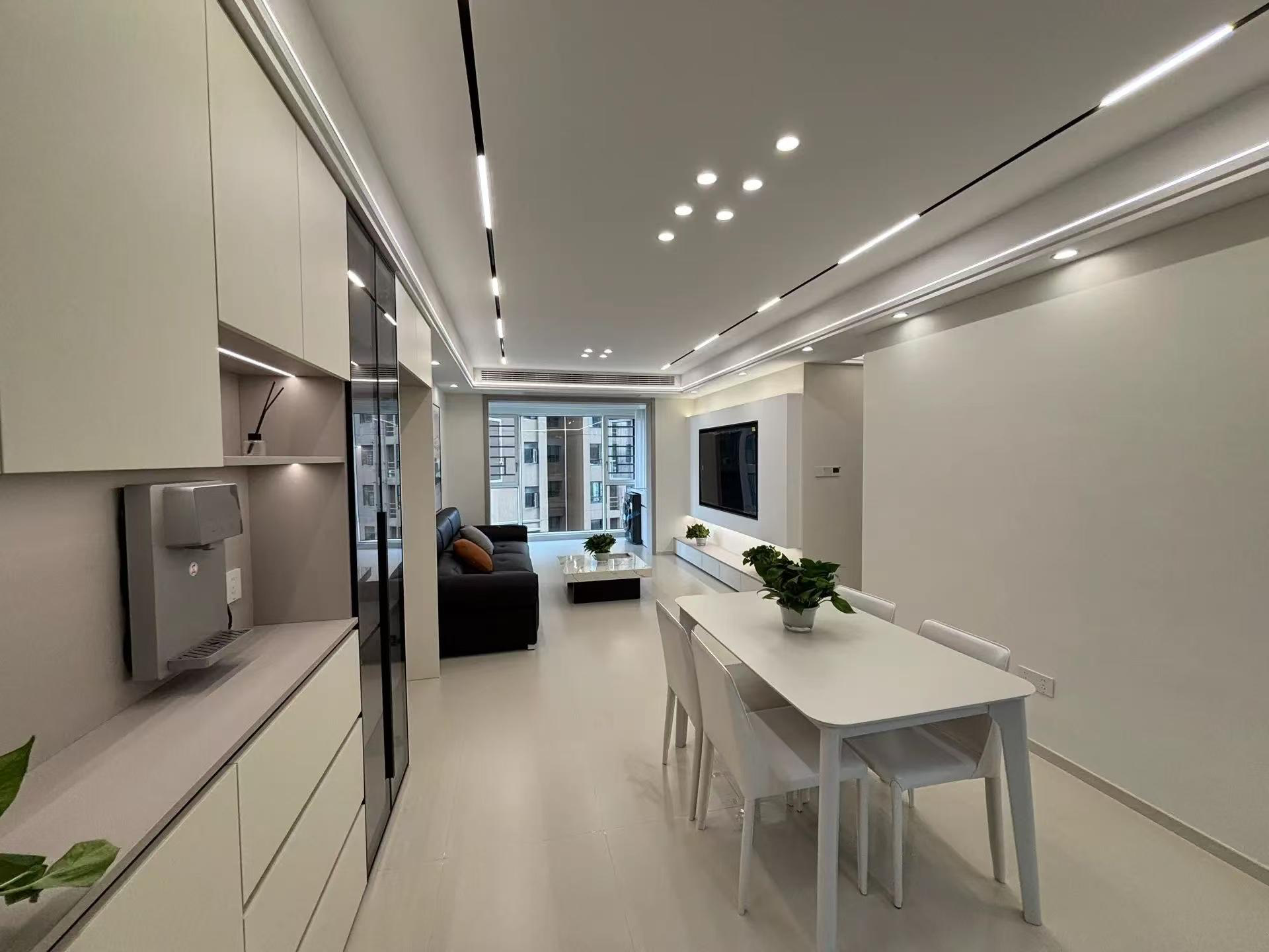 沔阳公馆3室2厅2卫全新精装修没有住过高标准的装修，房子优价出售