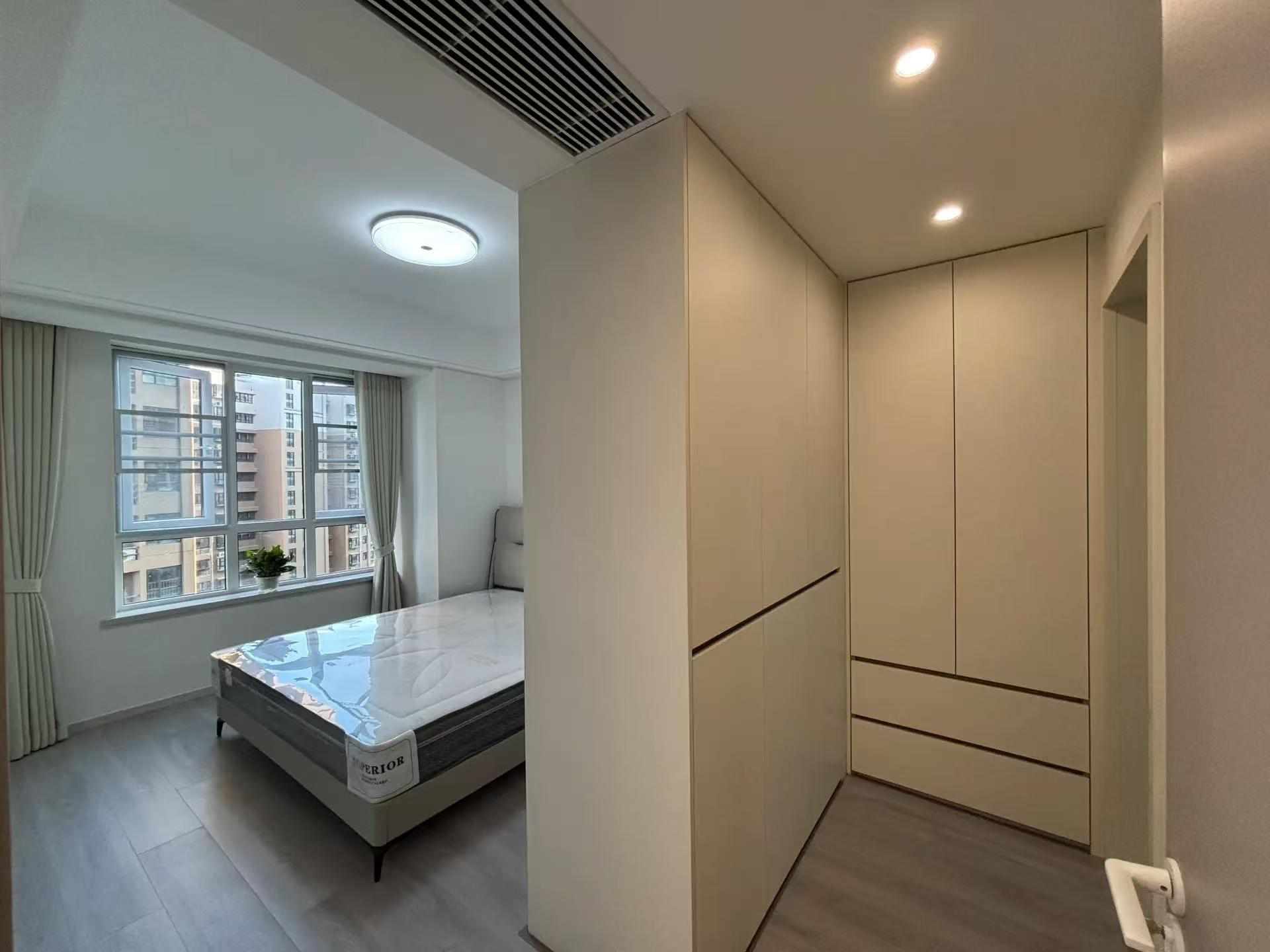 沔阳公馆3室2厅2卫全新精装修没有住过高标准的装修，房子优价出售