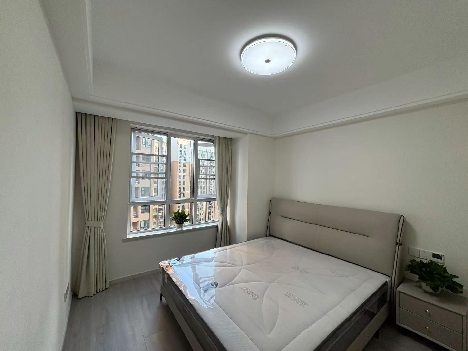 沔阳公馆3室2厅2卫全新精装修没有住过高标准的装修，房子优价出售