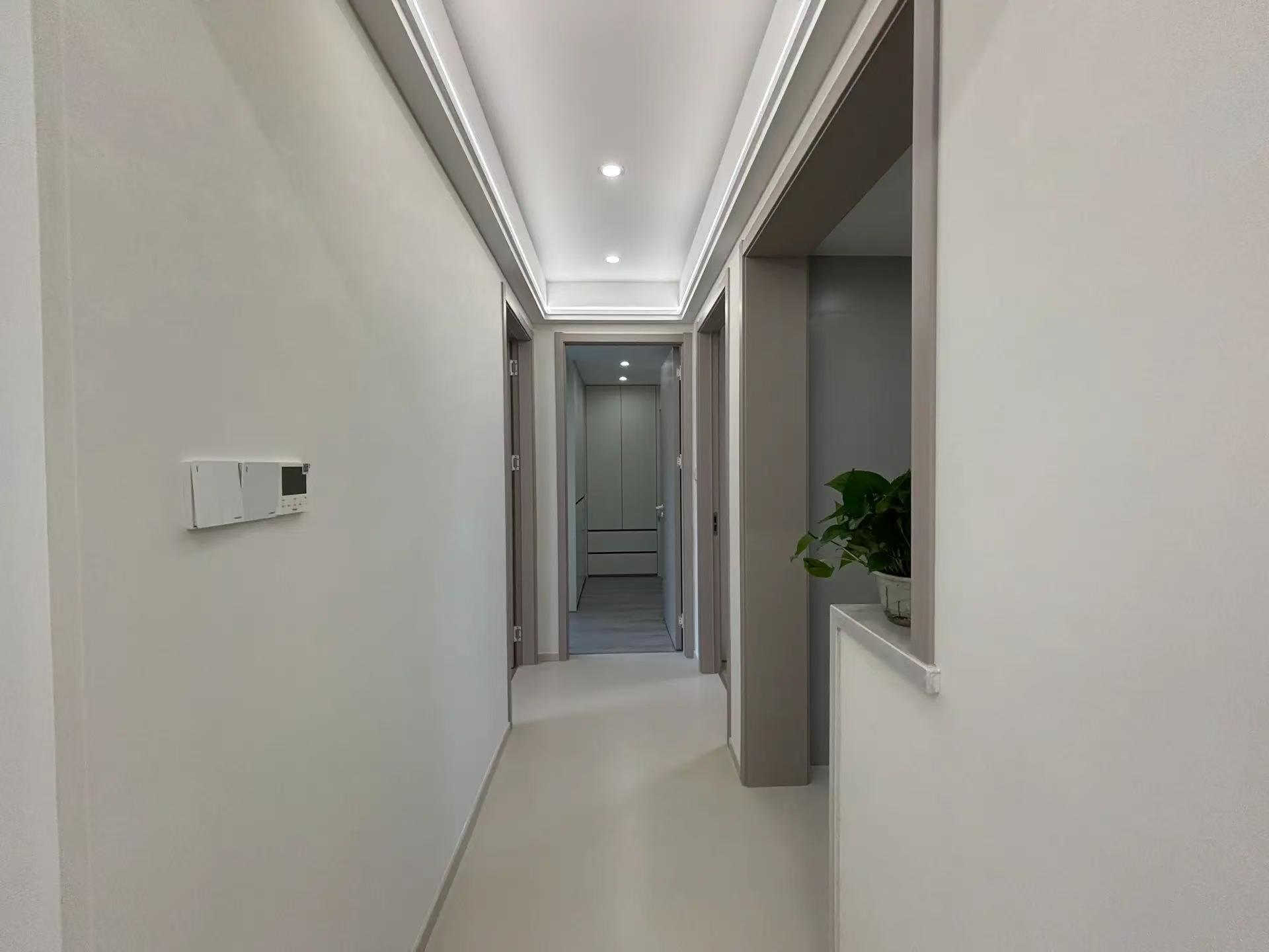 沔阳公馆3室2厅2卫全新精装修没有住过高标准的装修，房子优价出售